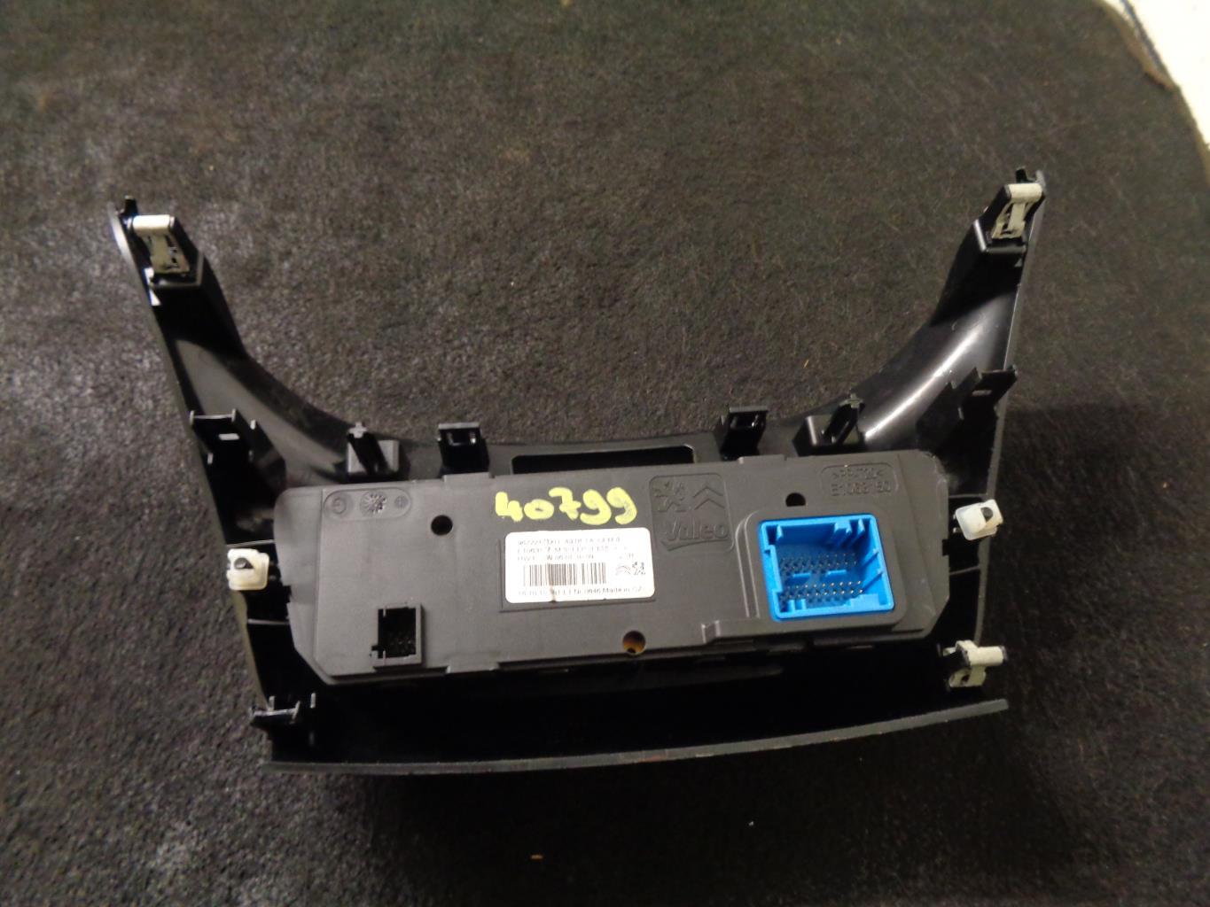 Facade autoradio PEUGEOT 208 1 PHASE 2 Diesel - 1
