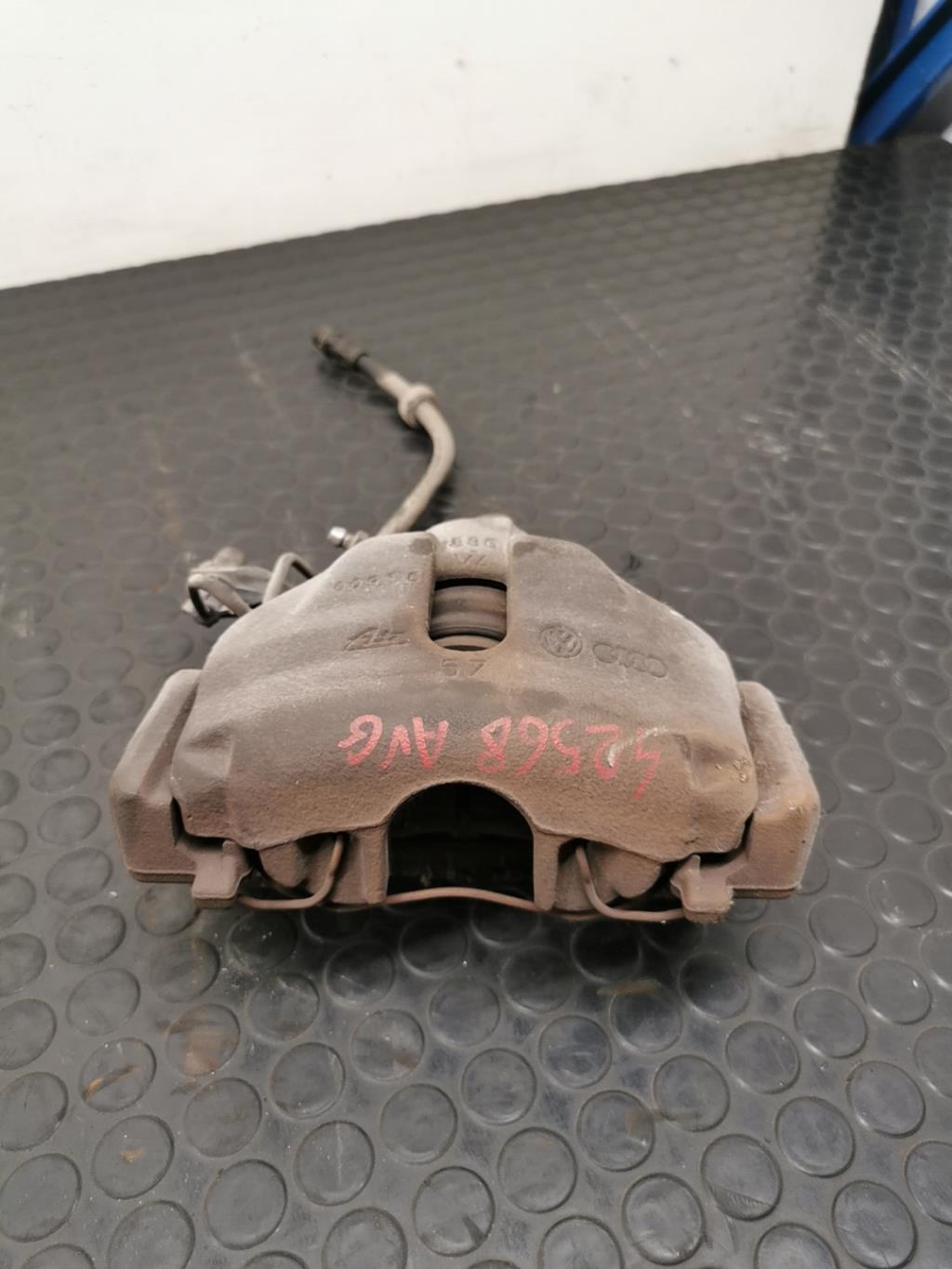 Etrier avant gauche (freinage) AUDI A4 2  - 1