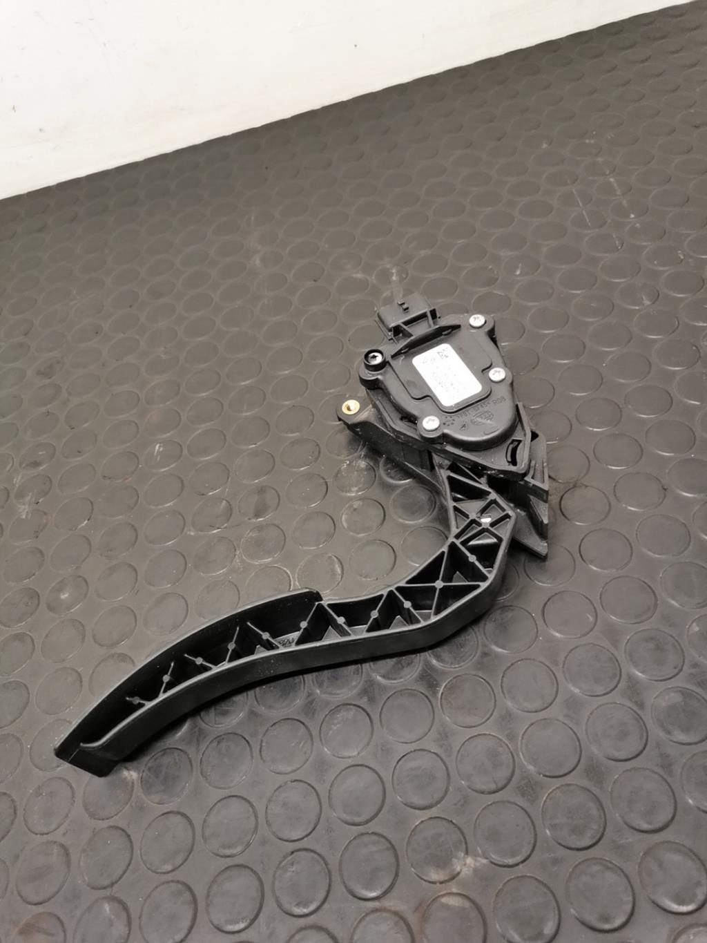 Pedale d'accelerateur RENAULT CLIO 4 PHASE 2 Essence - 1