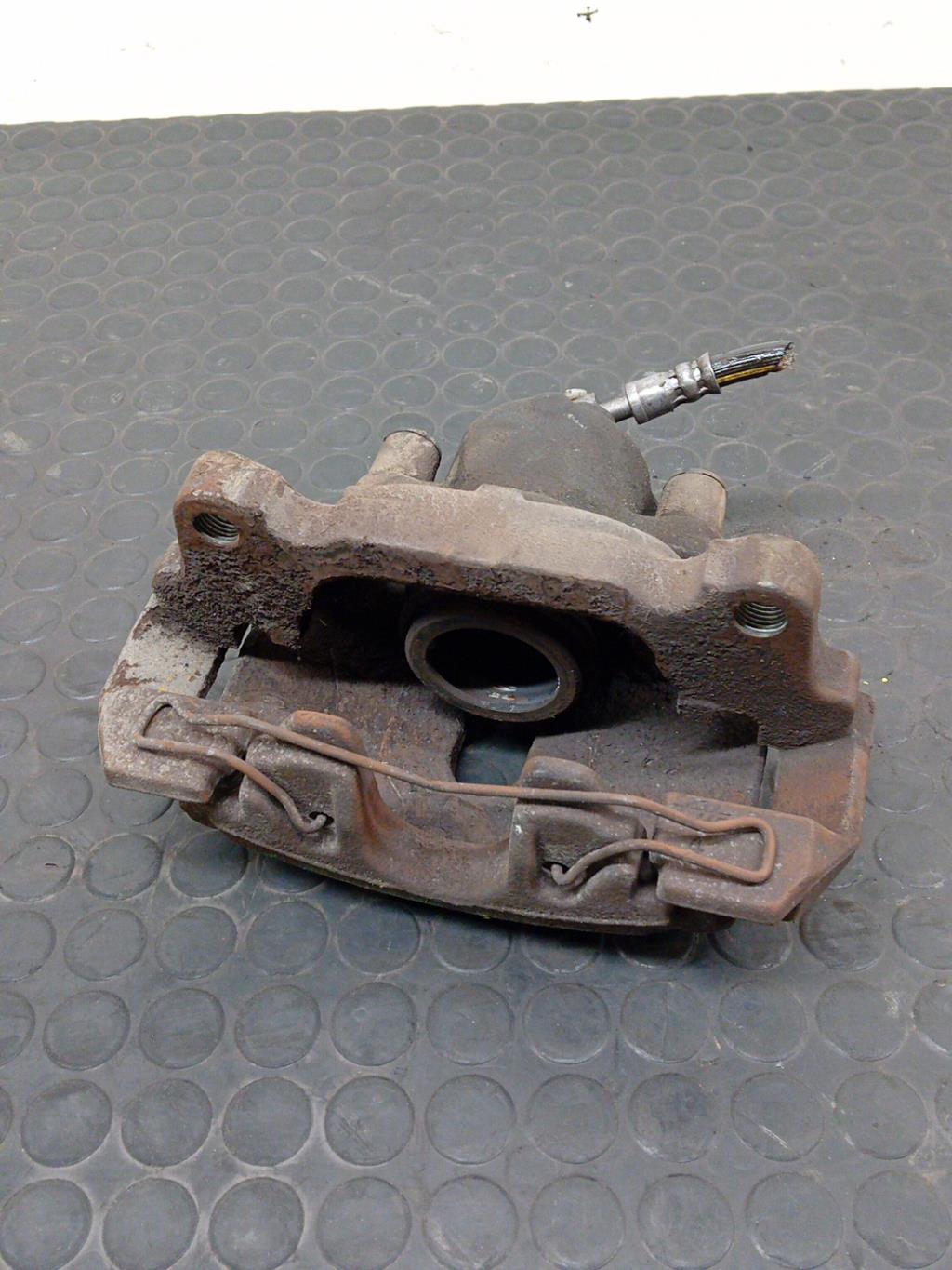 Etrier avant droit (freinage) AUDI A3 2 SPORTBACK PHASE 1  - 1