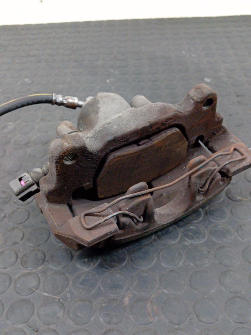 Etrier avant gauche (freinage) AUDI A3 2 SPORTBACK PHASE 1  - 1