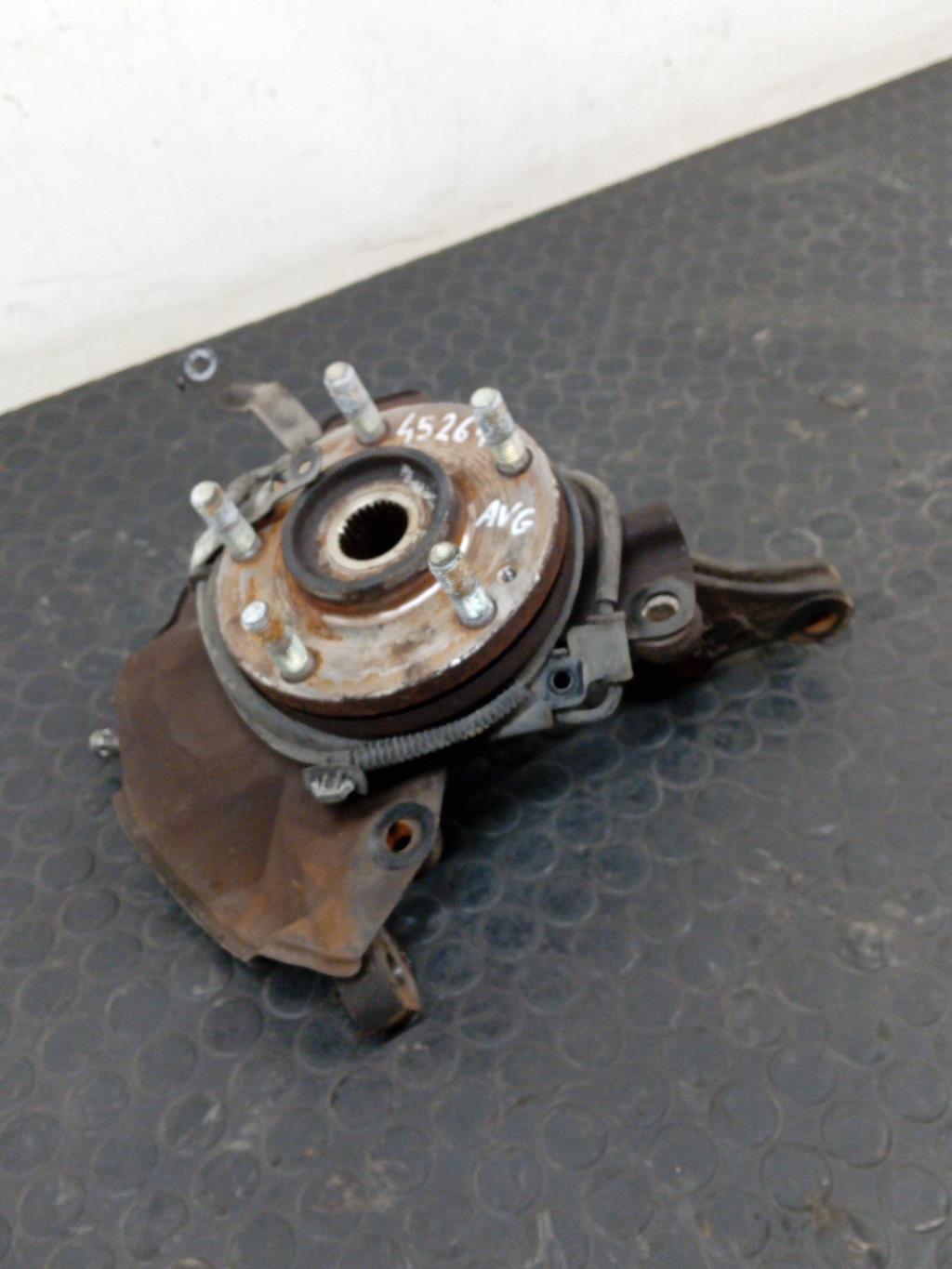 Moyeu avant gauche KIA CARENS 3 Diesel - 1