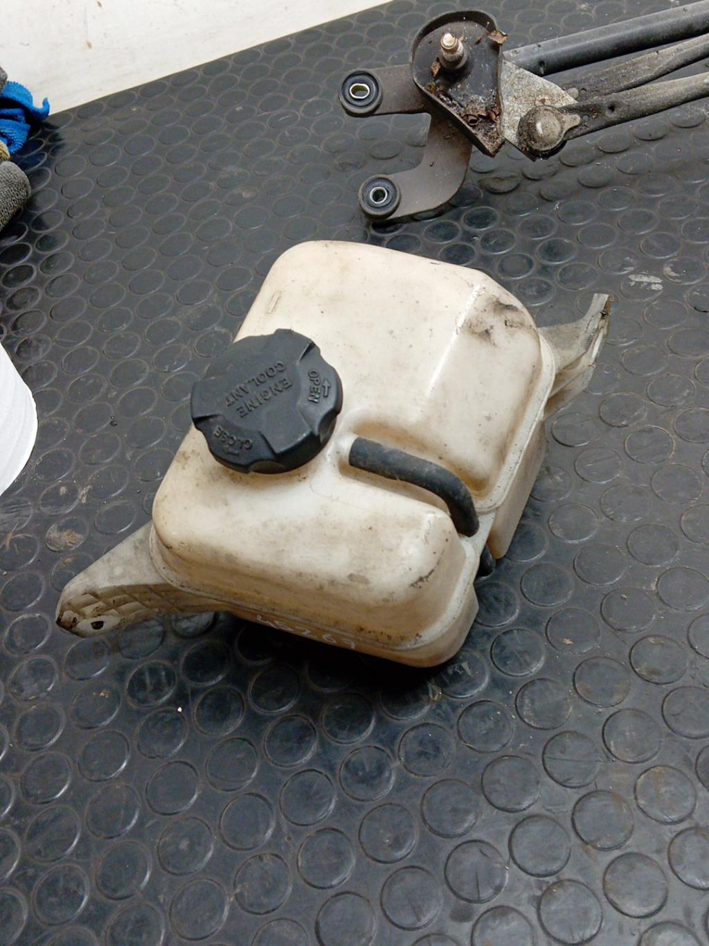 Vase d'expansion KIA CARENS 3 Diesel - 1