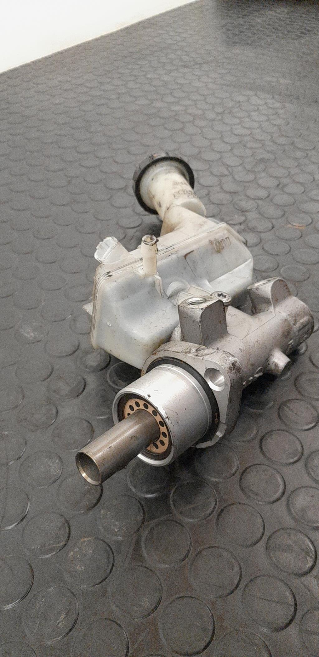 Maitre cylindre (freinage) RENAULT CLIO 3 PHASE 1 Diesel - 1