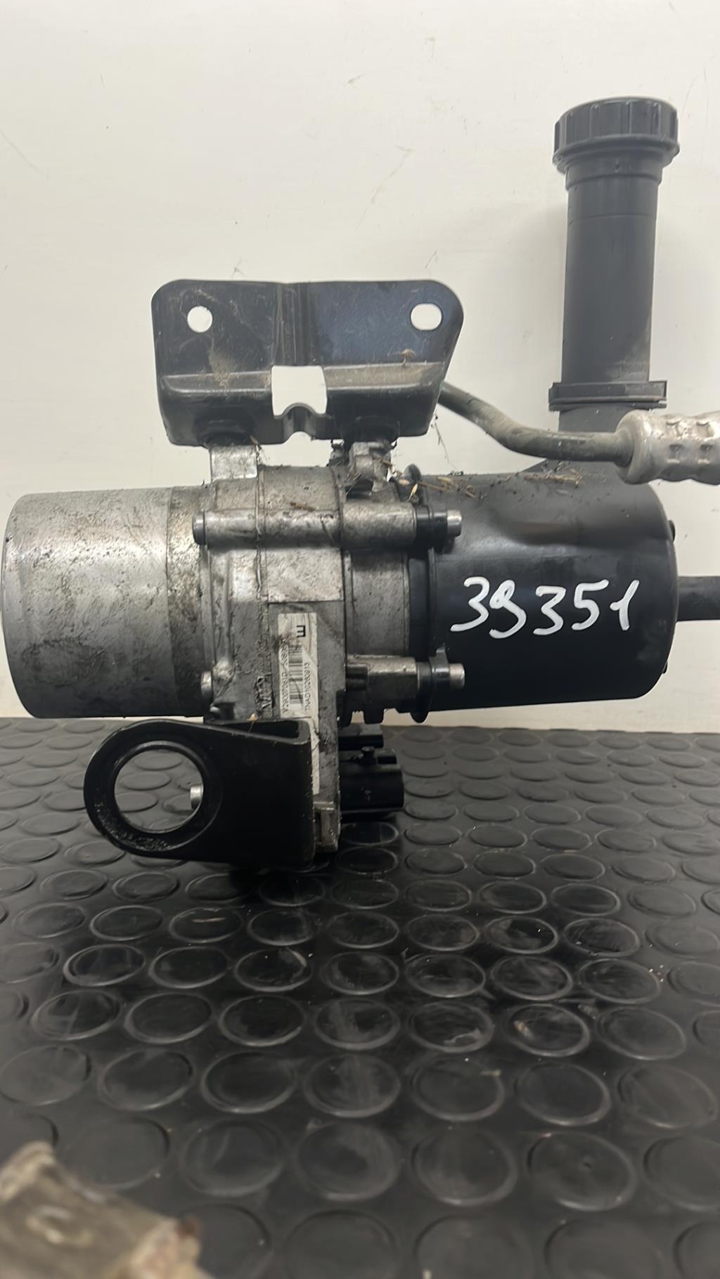 Pompe de direction VOLKSWAGEN JETTA 3 Diesel - 1