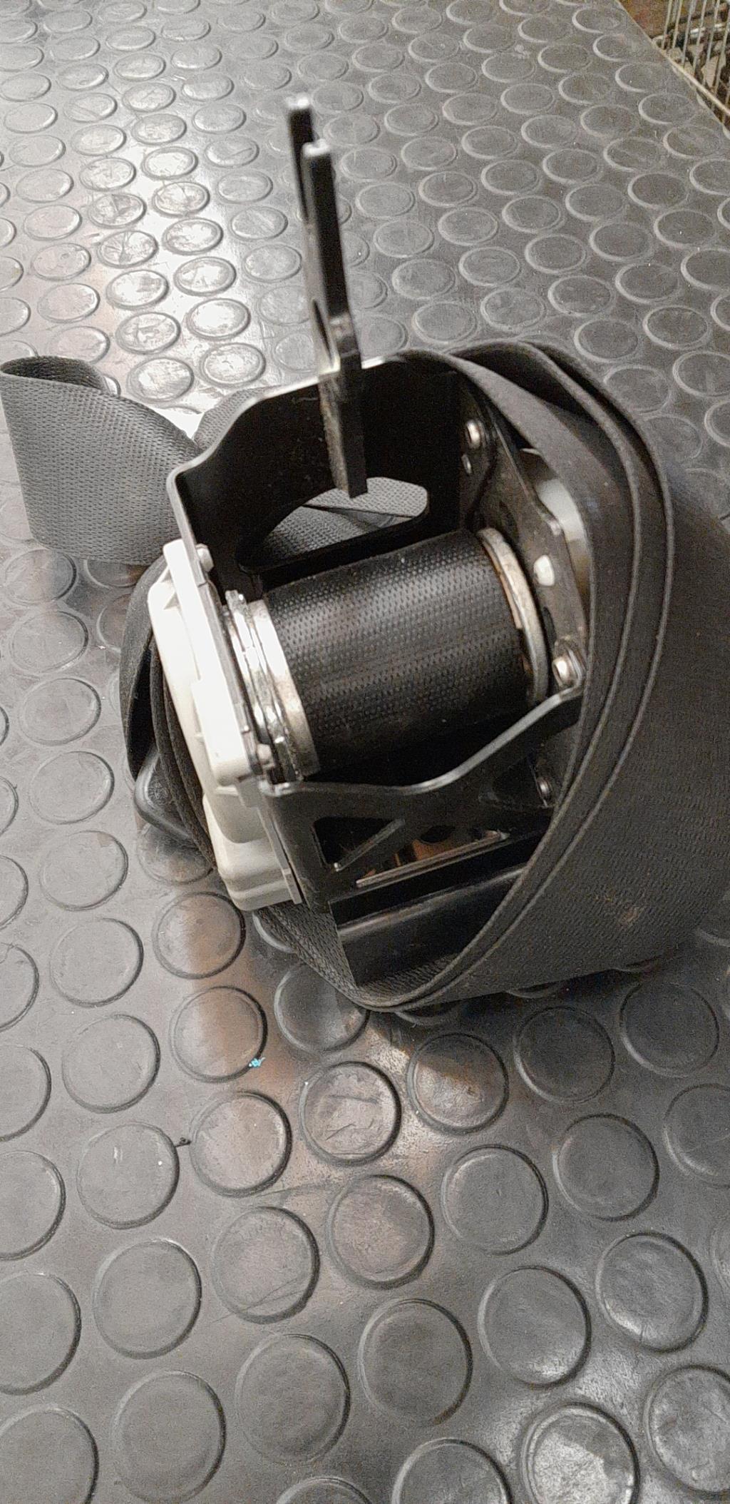 Ceinture arriere gauche BMW SERIE 3 E90 PHASE 1 Diesel - 1