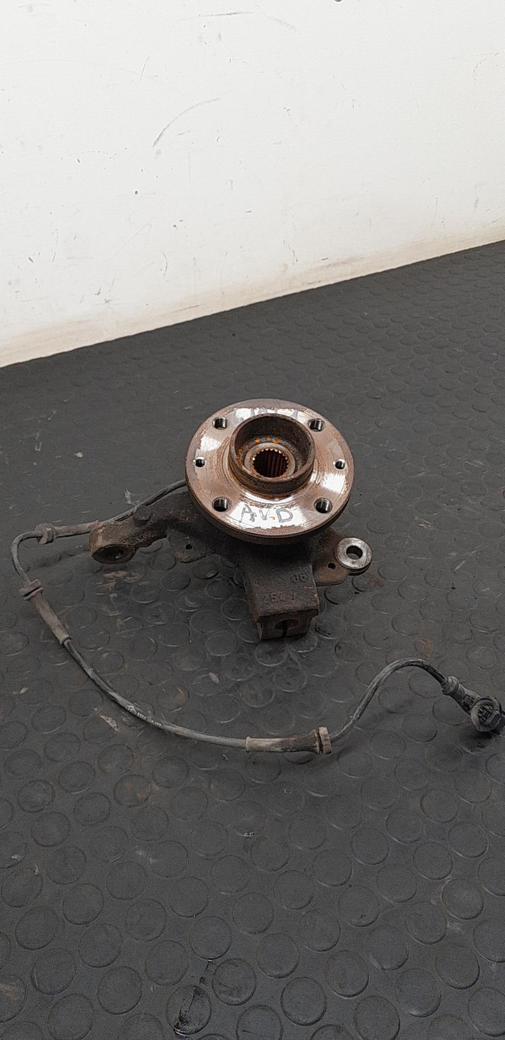 Moyeu avant droit RENAULT MODUS PHASE 1 Essence - 1