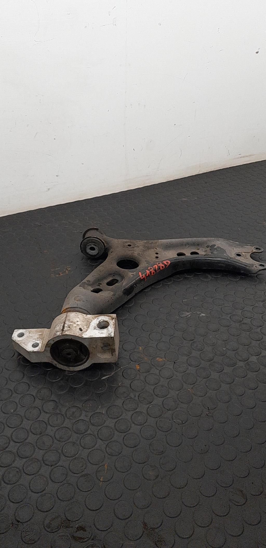 Triangle avant droit VOLKSWAGEN GOLF 6  - 1