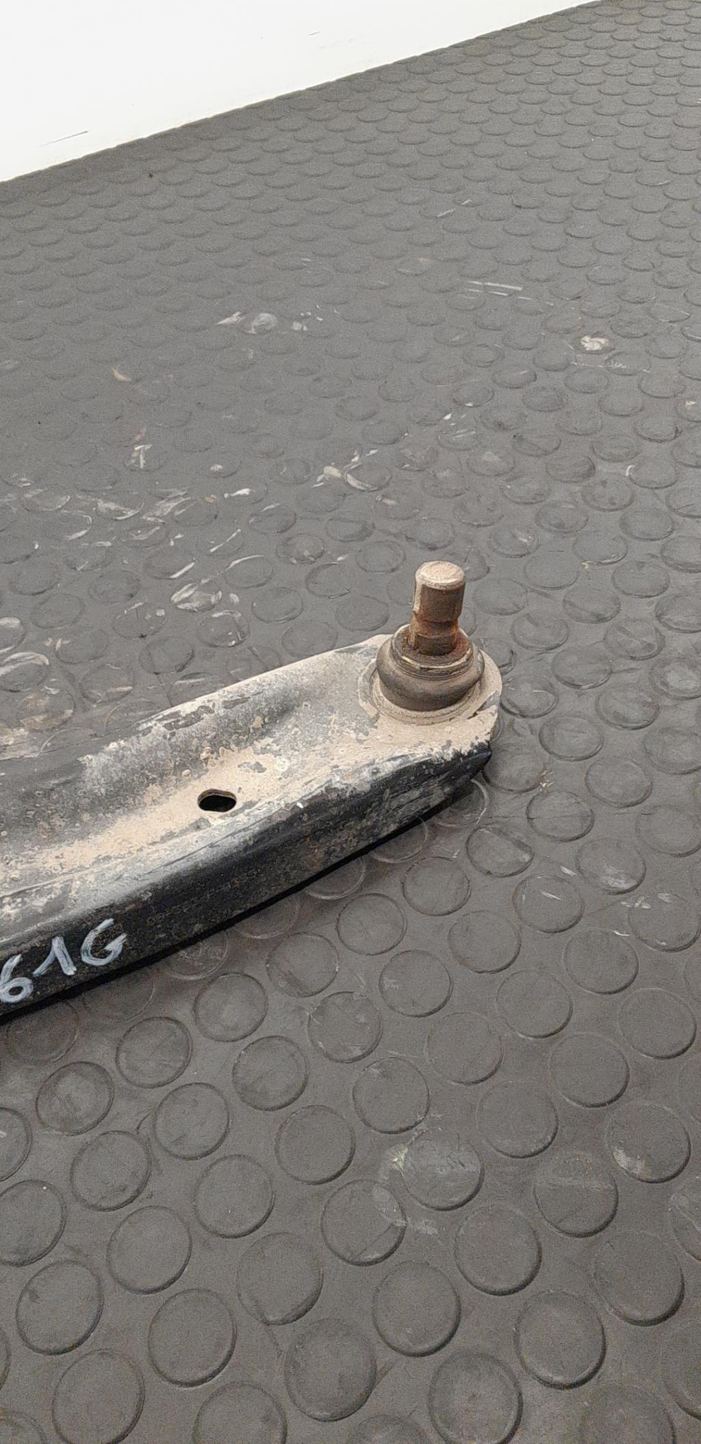 Triangle avant gauche FORD FIESTA 6 PHASE 1 Diesel - 1