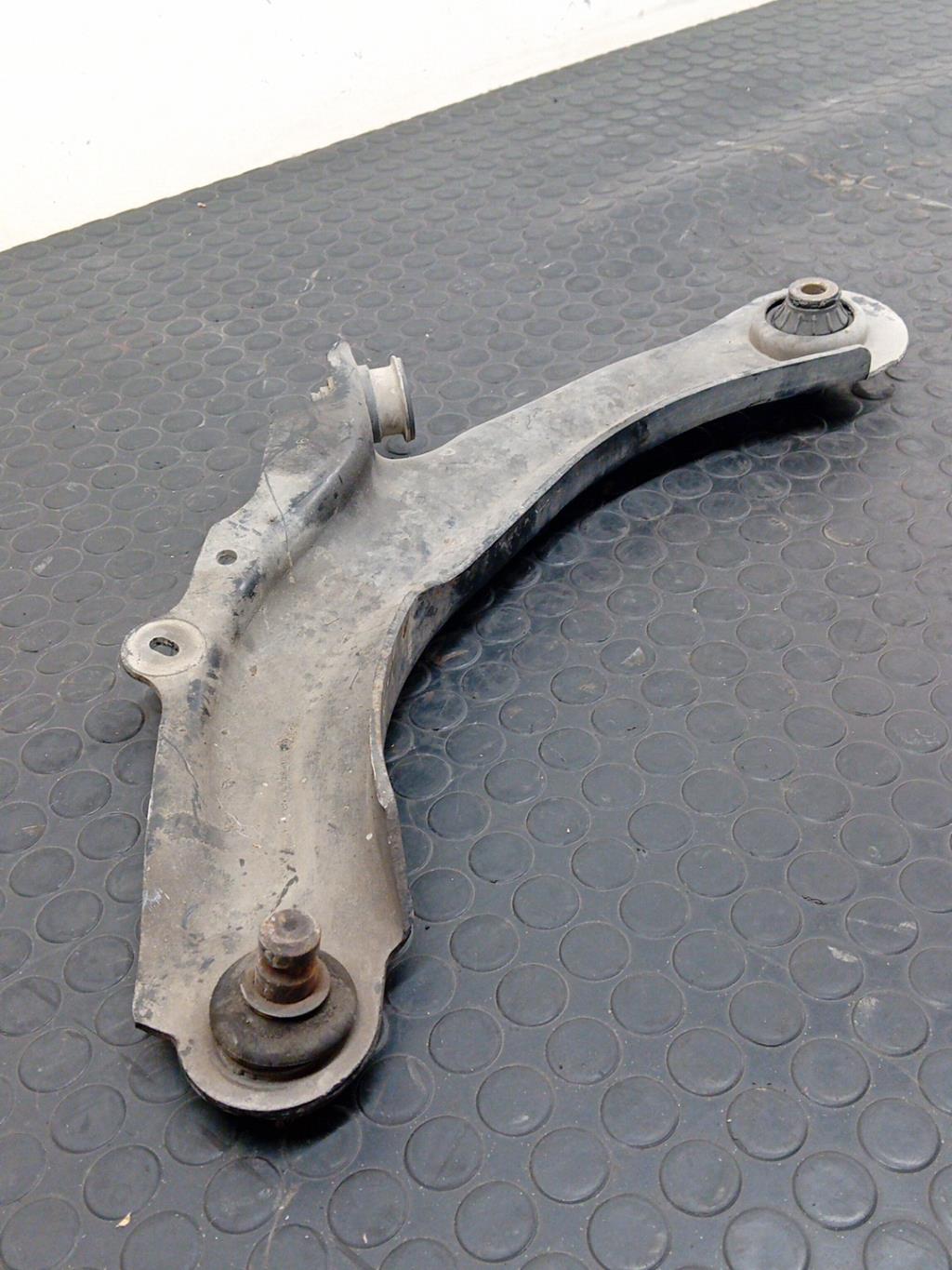 Triangle avant gauche RENAULT MEGANE 2 PHASE 2 BREAK Diesel - 1