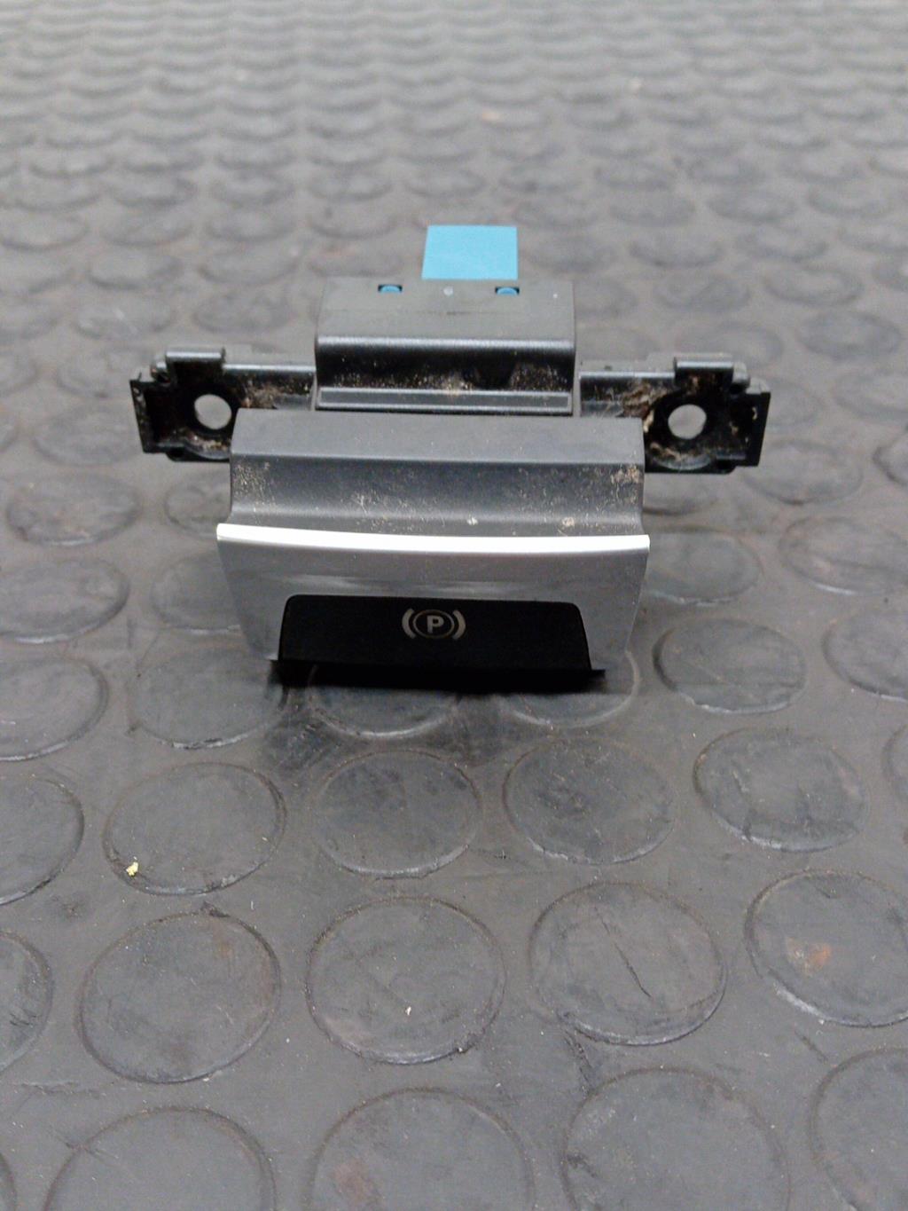 Bouton/Interrupteur PEUGEOT 308 2 SW PHASE 2 BREAK Diesel - 1