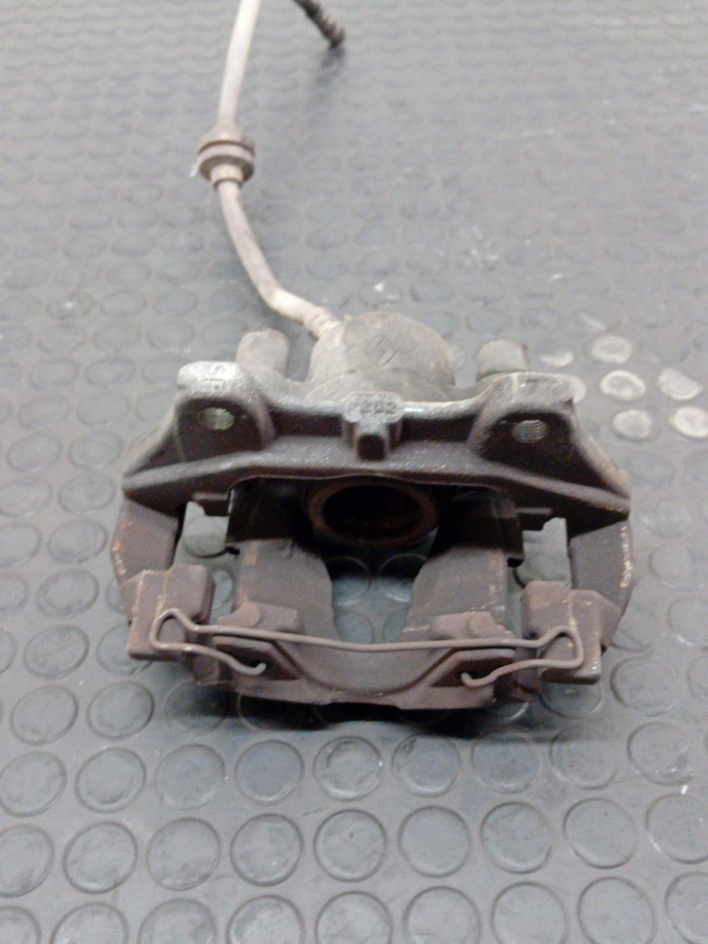 Etrier avant gauche (freinage) RENAULT CLIO 4  - 1