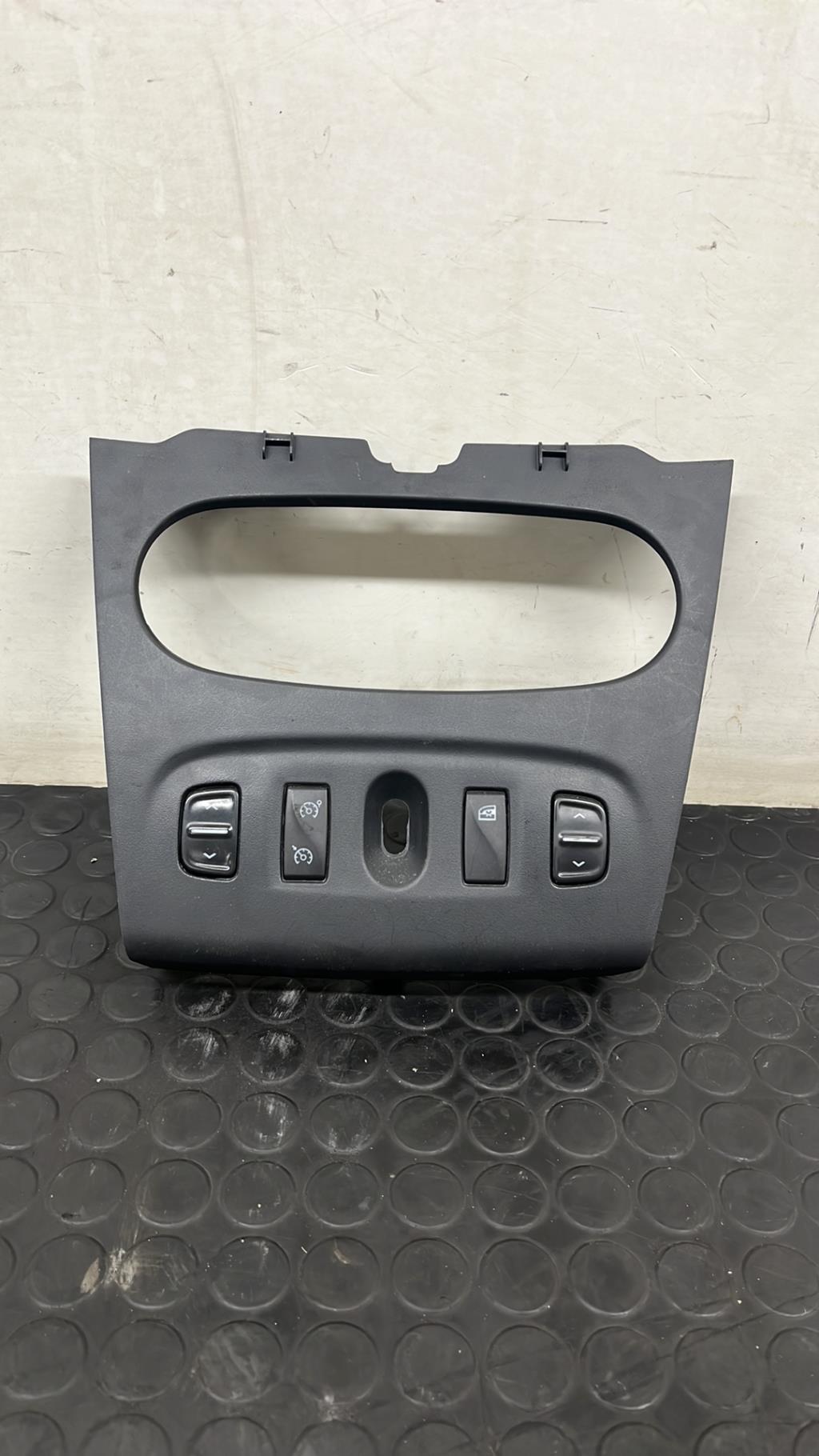 Interrupteur de leve vitre DACIA SANDERO 2 PHASE 1 Diesel - 1