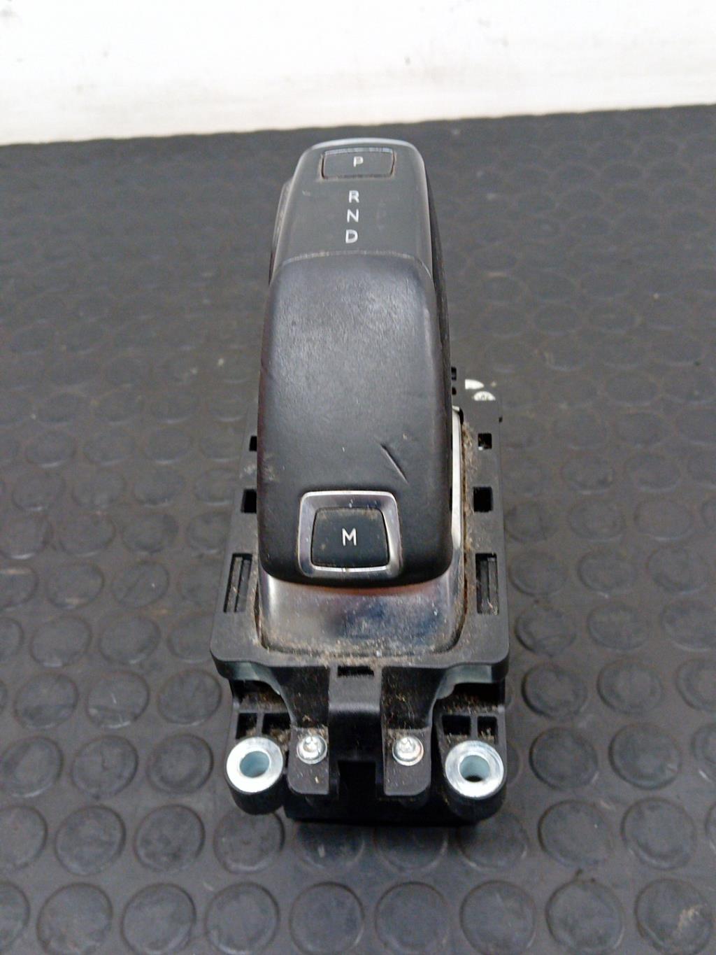 Levier de vitesses PEUGEOT 308 2 SW PHASE 2 BREAK Diesel - 1
