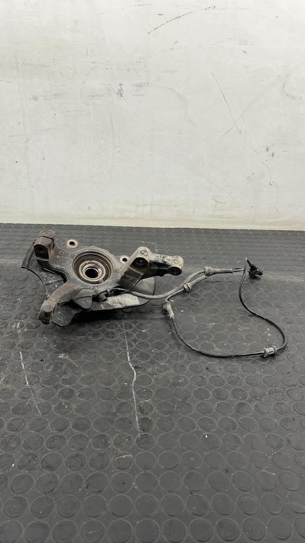 Moyeu avant droit FORD KA 2 PHASE 2 Essence - 1