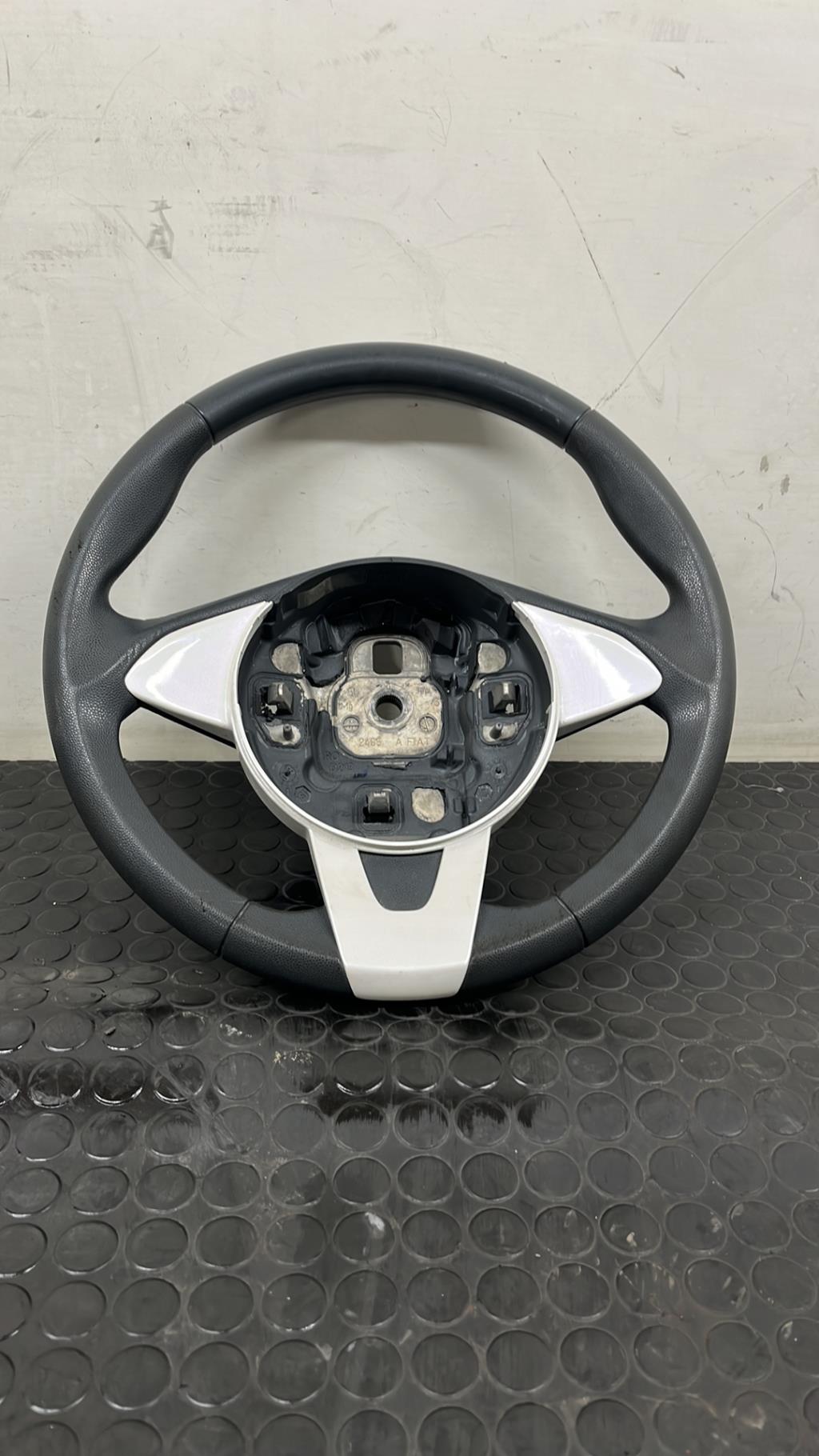 Volant FORD KA 2 PHASE 2 Essence - 1