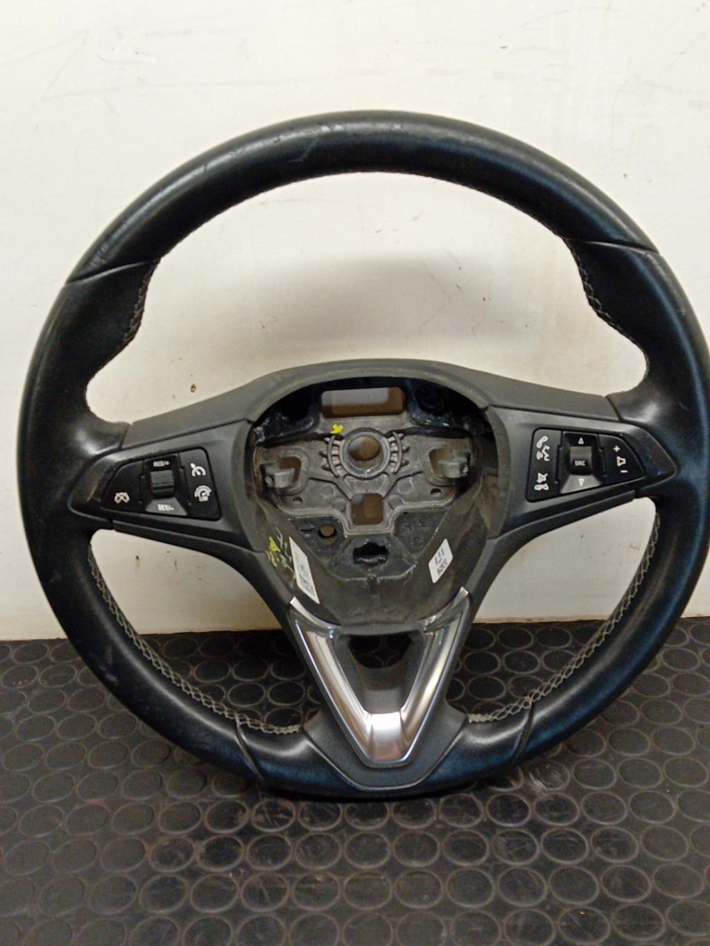 Volant OPEL CORSA E Essence - 1