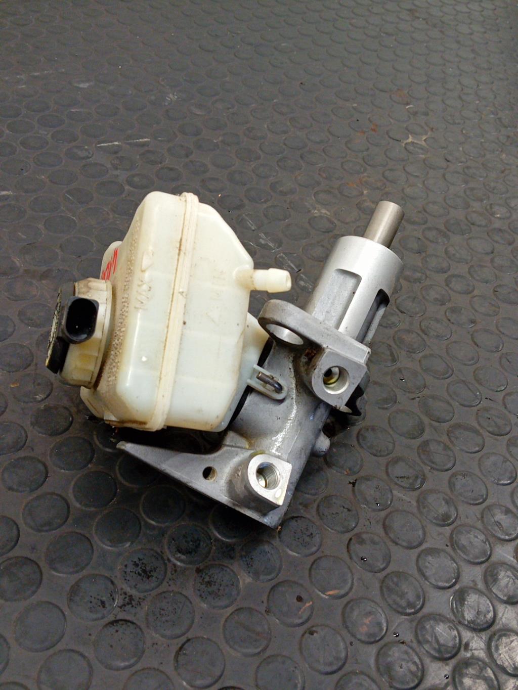 Maitre cylindre (freinage) AUDI A4 3 AVANT PHASE 1 BREAK Diesel - 1