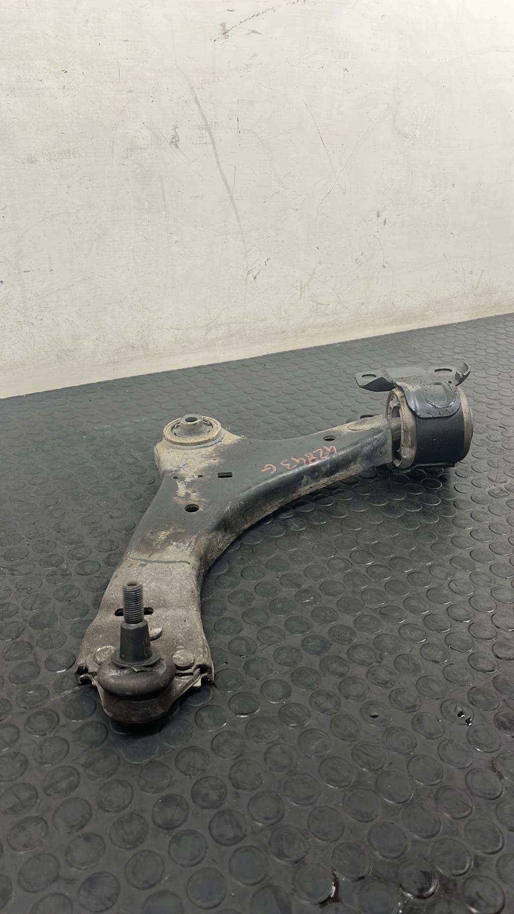 Triangle avant gauche FORD MONDEO 3 PHASE 1 Diesel - 1