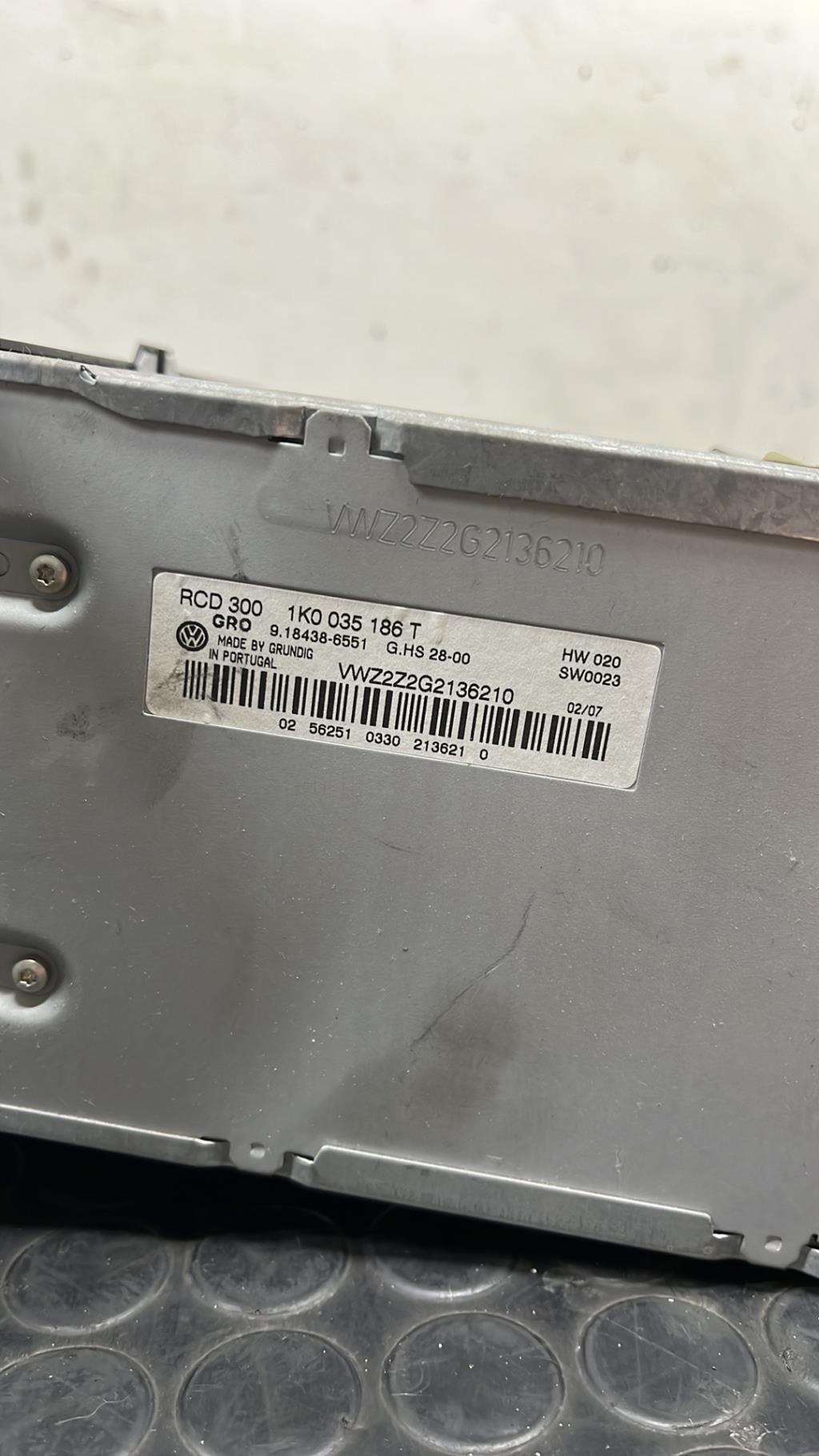 Autoradio VOLKSWAGEN PASSAT 5 Diesel - 1