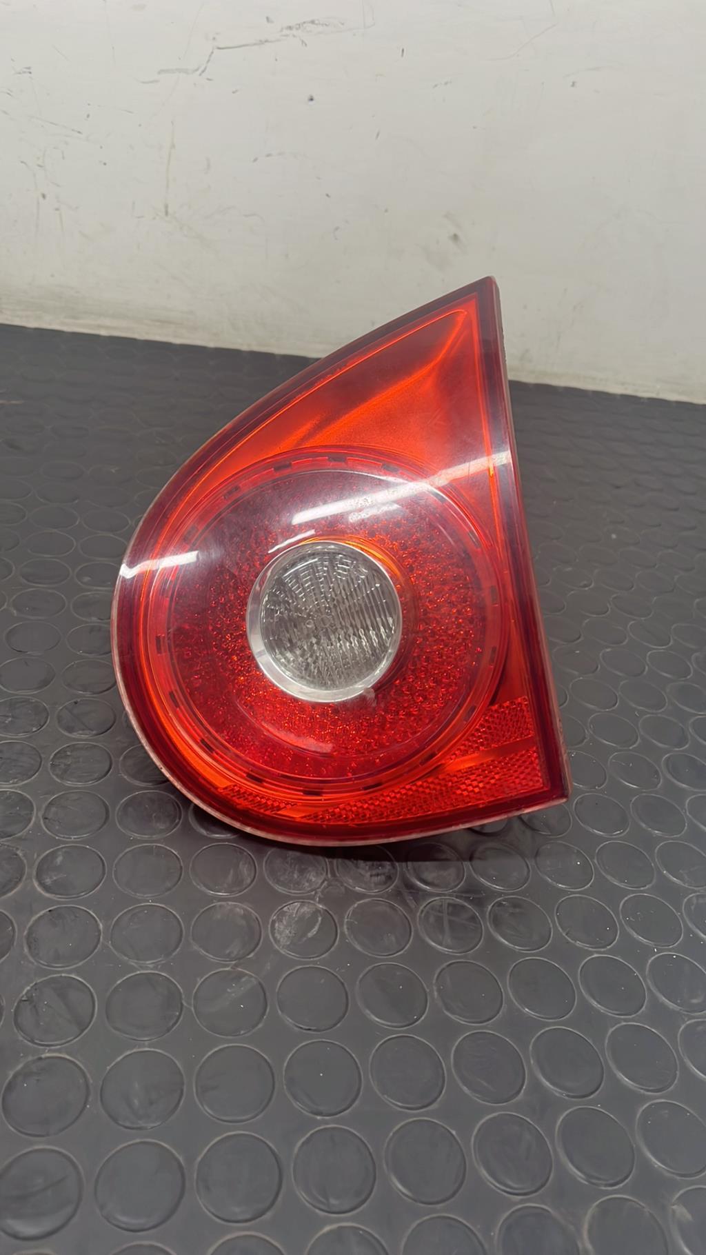 Feu arriere secondaire droit (feux) VOLKSWAGEN GOLF 5 Diesel - 1