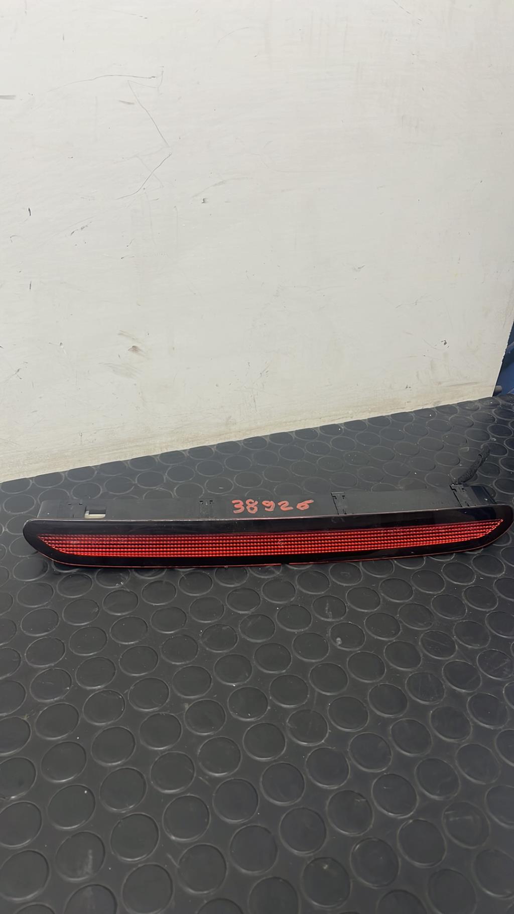 Feu arriere stop central VOLKSWAGEN GOLF 5 Diesel - 1