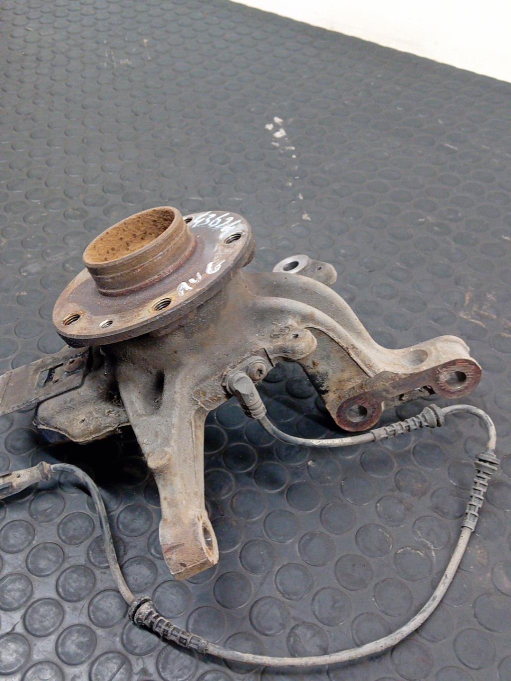 Moyeu avant gauche RENAULT MEGANE 3 PHASE 1 COUPE Diesel - 1