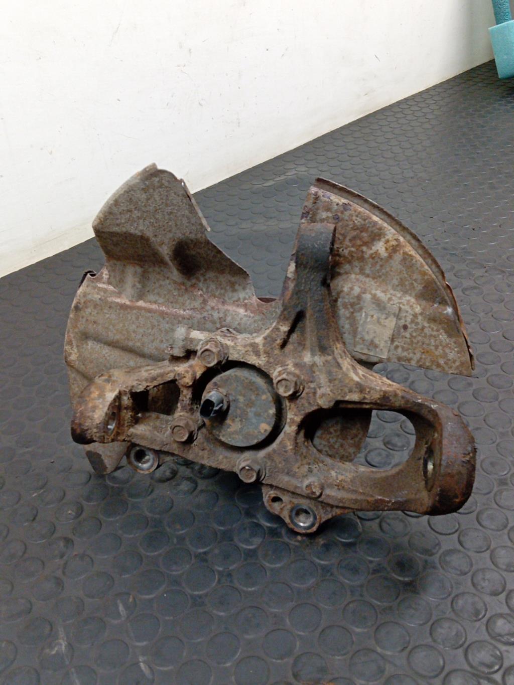 Moyeu avant gauche MAZDA RX8 PHASE 1 COUPE Essence - 1
