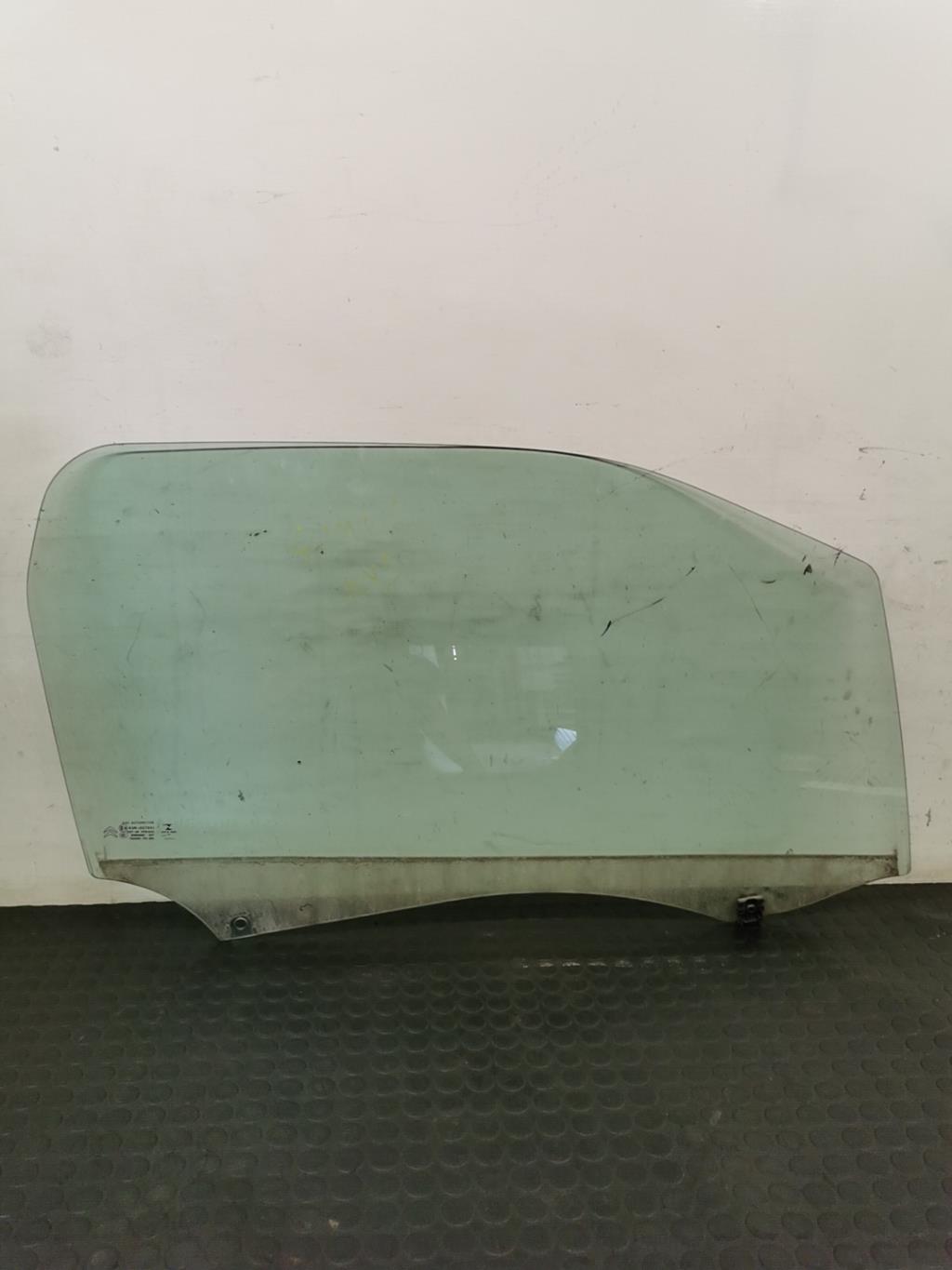 Vitre avant droit CITROEN DS3 PHASE 1 Diesel - 1