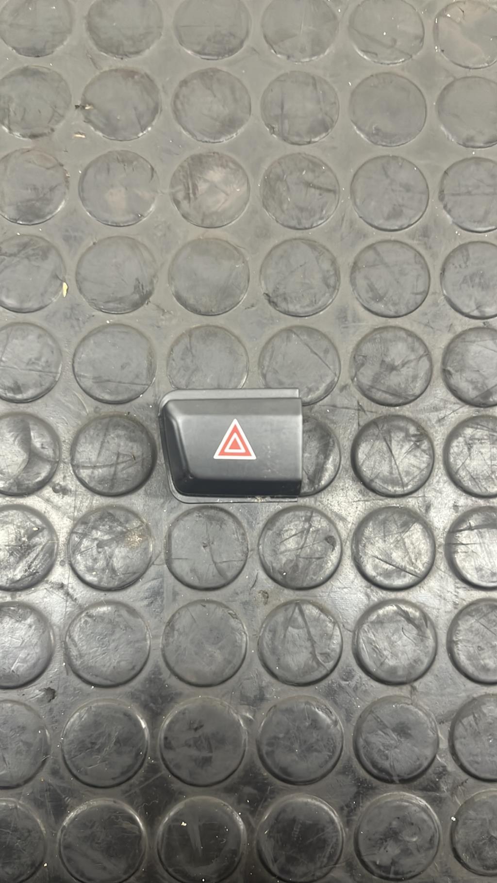 Bouton de warning PEUGEOT 208 1 PHASE 1 Diesel - 1