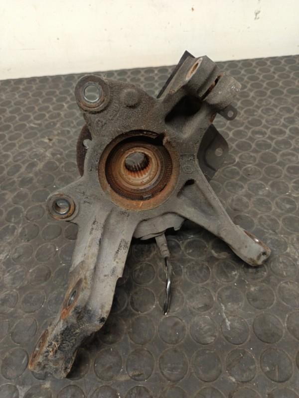 Moyeu avant gauche RENAULT CLIO 4 PHASE 2 Diesel - 1