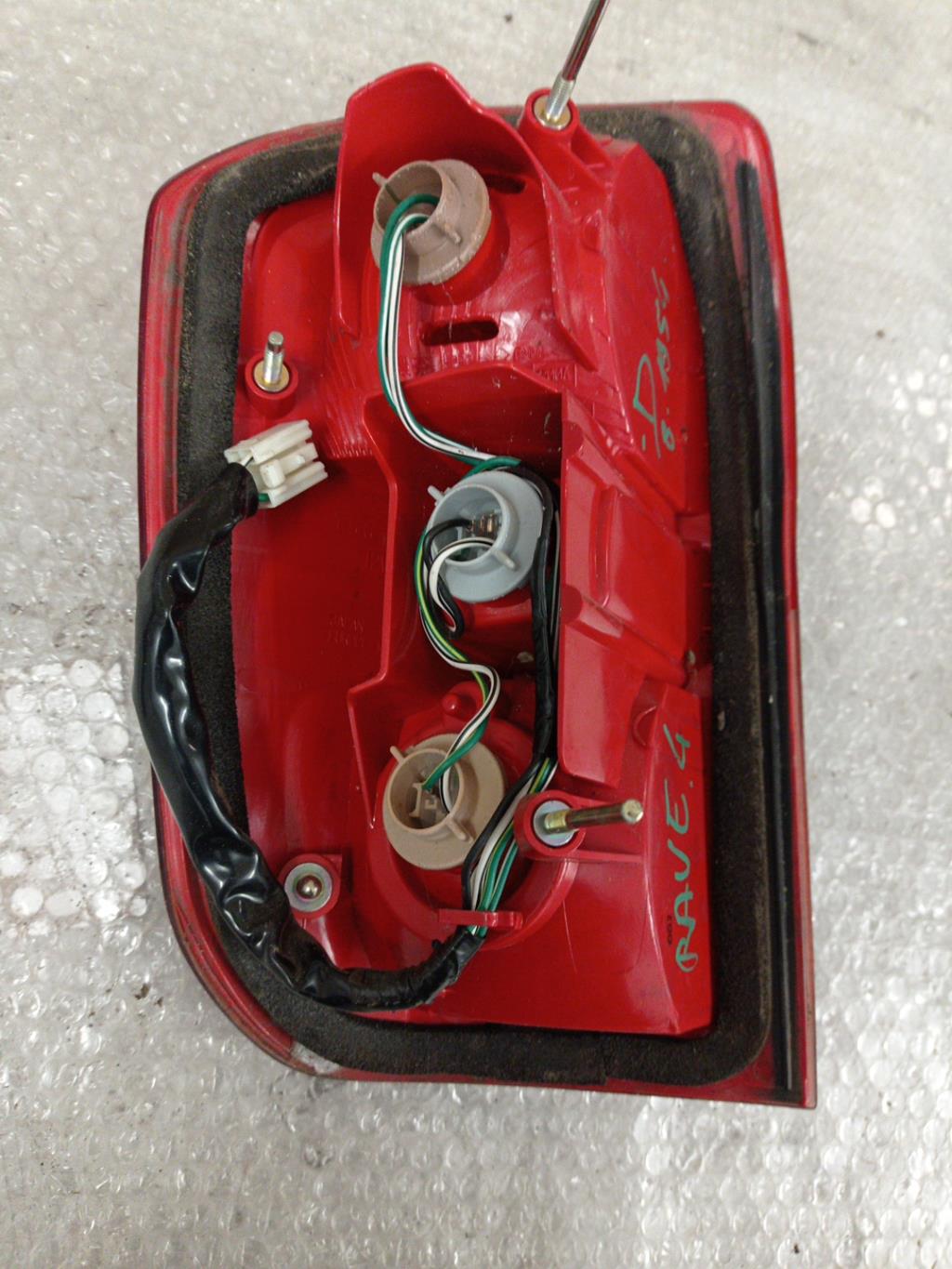 Fanale posteriore principale destro (luci) TOYOTA RAV4 2 PHASE 1 Gasolina - 1