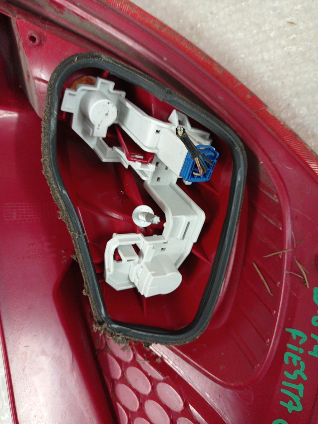 Fanale posteriore principale destro (luci) FORD FIESTA 6 PHASE 1 Diésel - 1