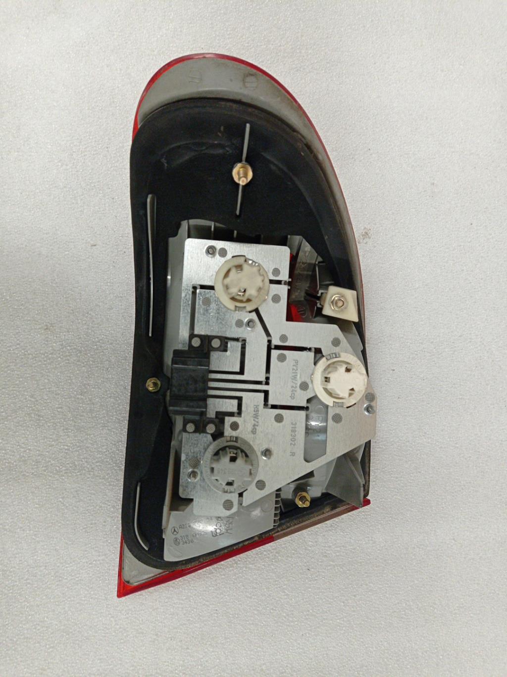 Fanale posteriore principale destro (luci) MERCEDES CLASSE E 210 PHASE 2 Diésel - 1