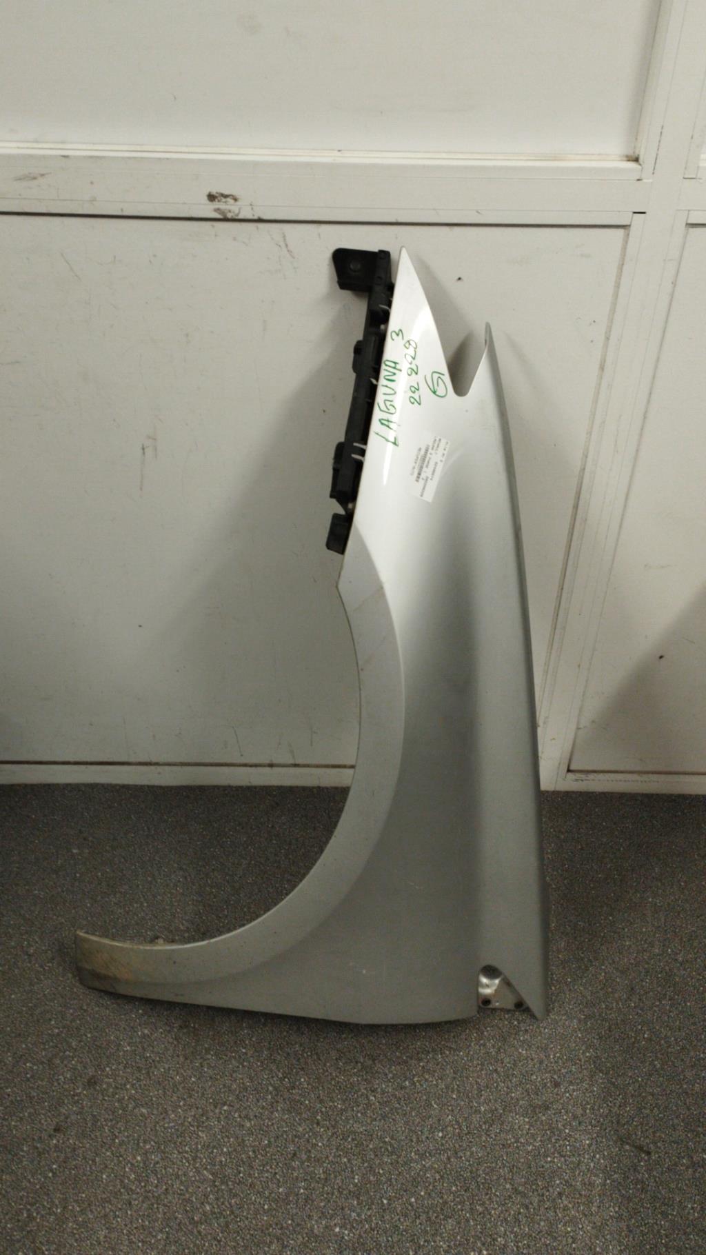 Parafango anteriore sinistro RENAULT LAGUNA 3 PHASE 1 Diésel - 1