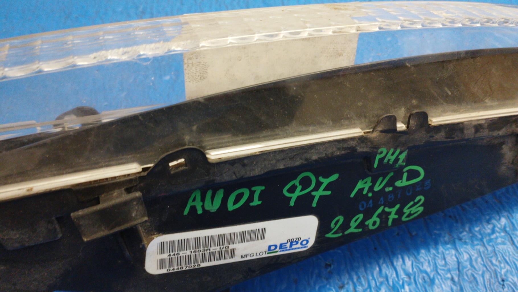 Feu diurne avant droit AUDI Q7 1 PHASE 1 Diesel - 1