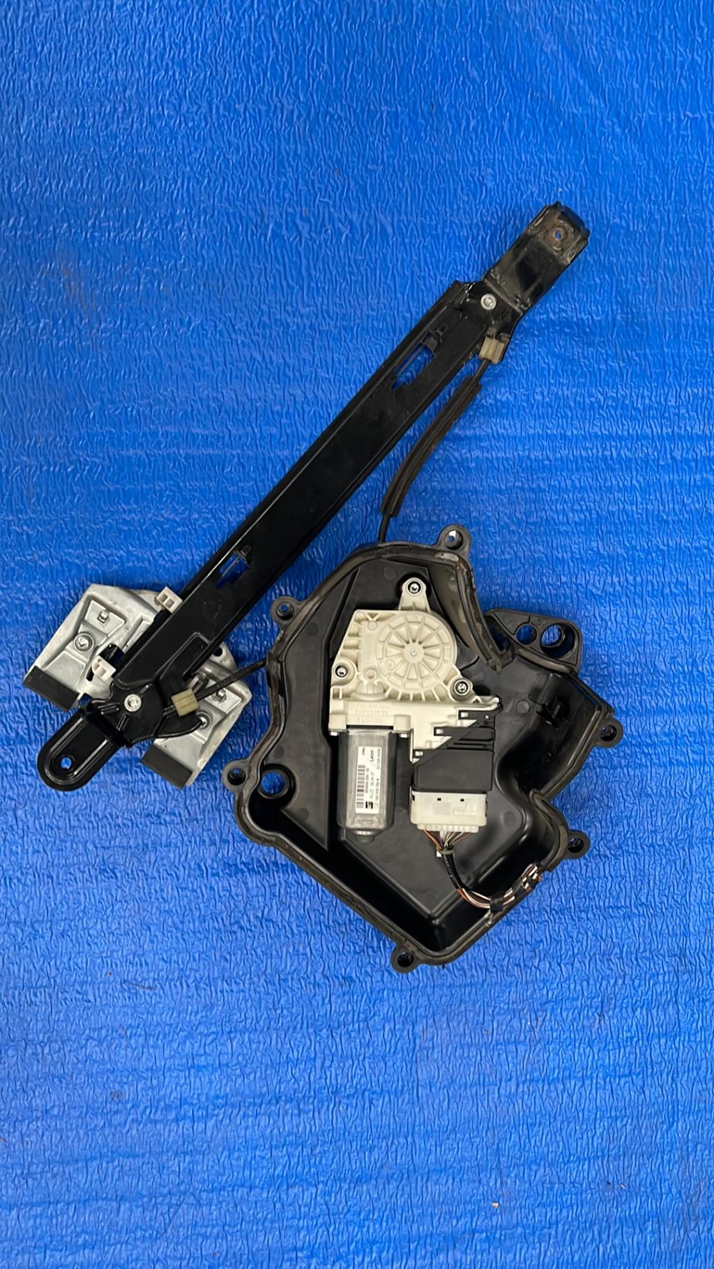 Alzacristalli elettrico posteriore sinistro SEAT LEON 2 PHASE 1 Diésel - 1