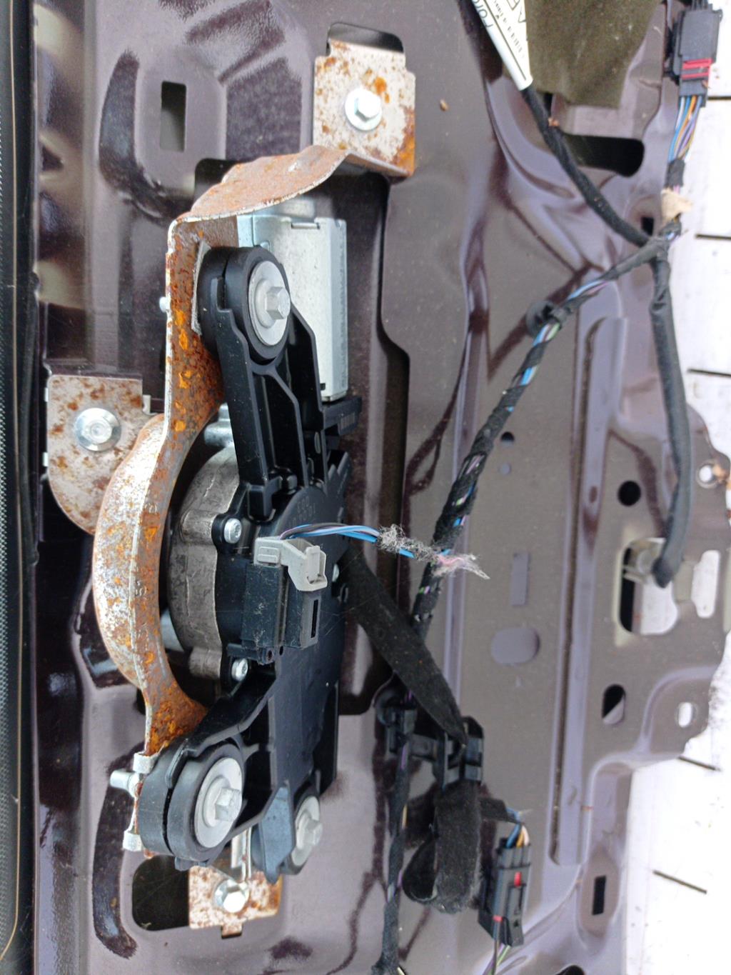 Portabagagli/Portellone posteriore FORD FIESTA 6 PHASE 1 Diésel - 1