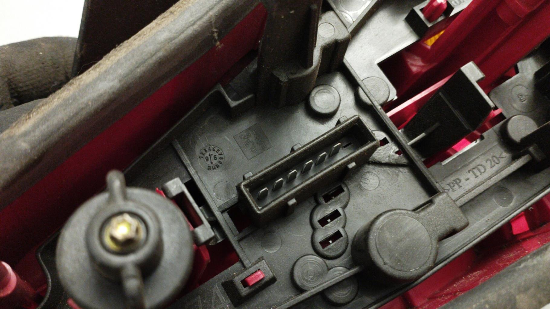 Fanale posteriore principale sinistro (luci) PEUGEOT 106 PHASE 1 Gasolina - 1