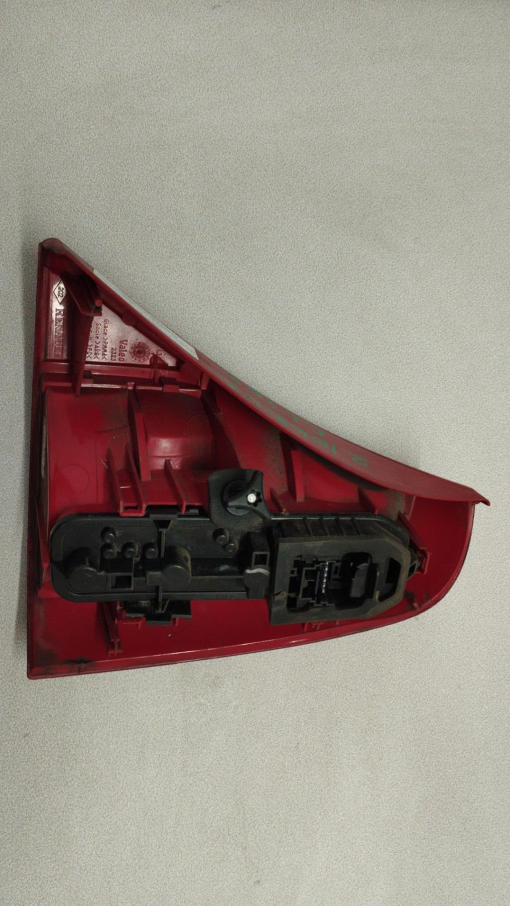 Feu arriere principal gauche (feux) RENAULT CLIO 2 PHASE 1 Essence - 1
