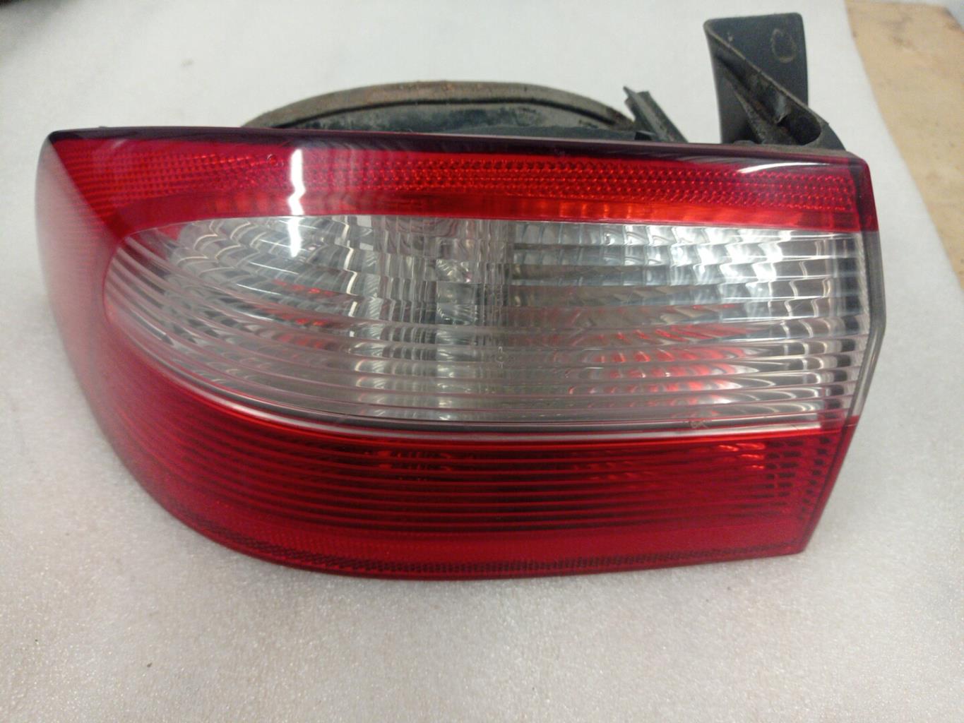 Fanale posteriore principale sinistro (luci) RENAULT LAGUNA 2 PHASE 1 Gasolina - 1