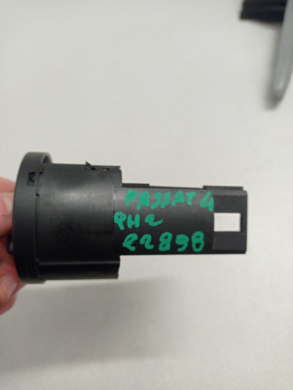 Commande de phare VOLKSWAGEN PASSAT 4 PHASE 2 BREAK Diesel - 1