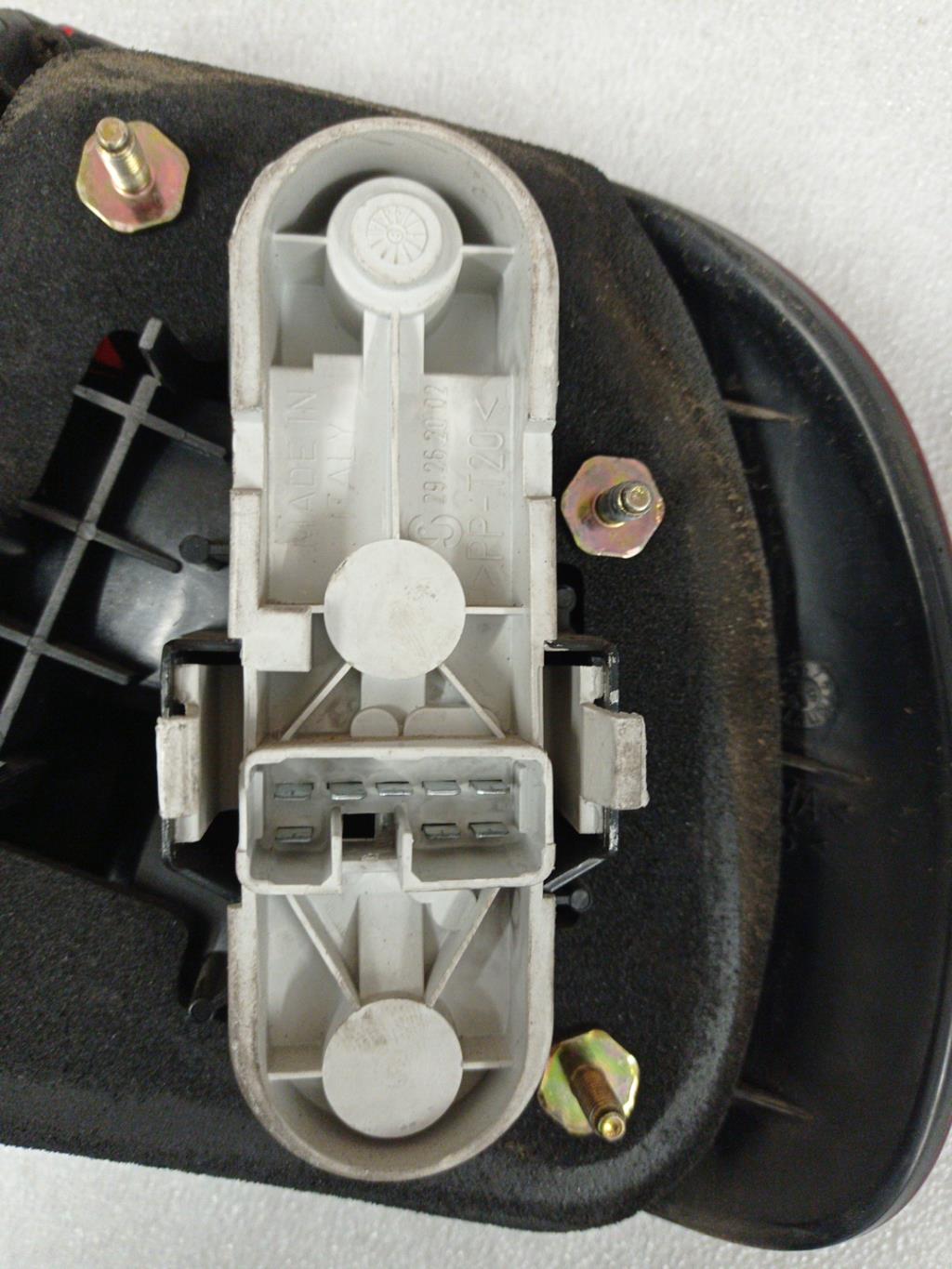 Fanale posteriore principale sinistro (luci) VOLVO V 40 1 PHASE 1 BREAK Diésel - 1