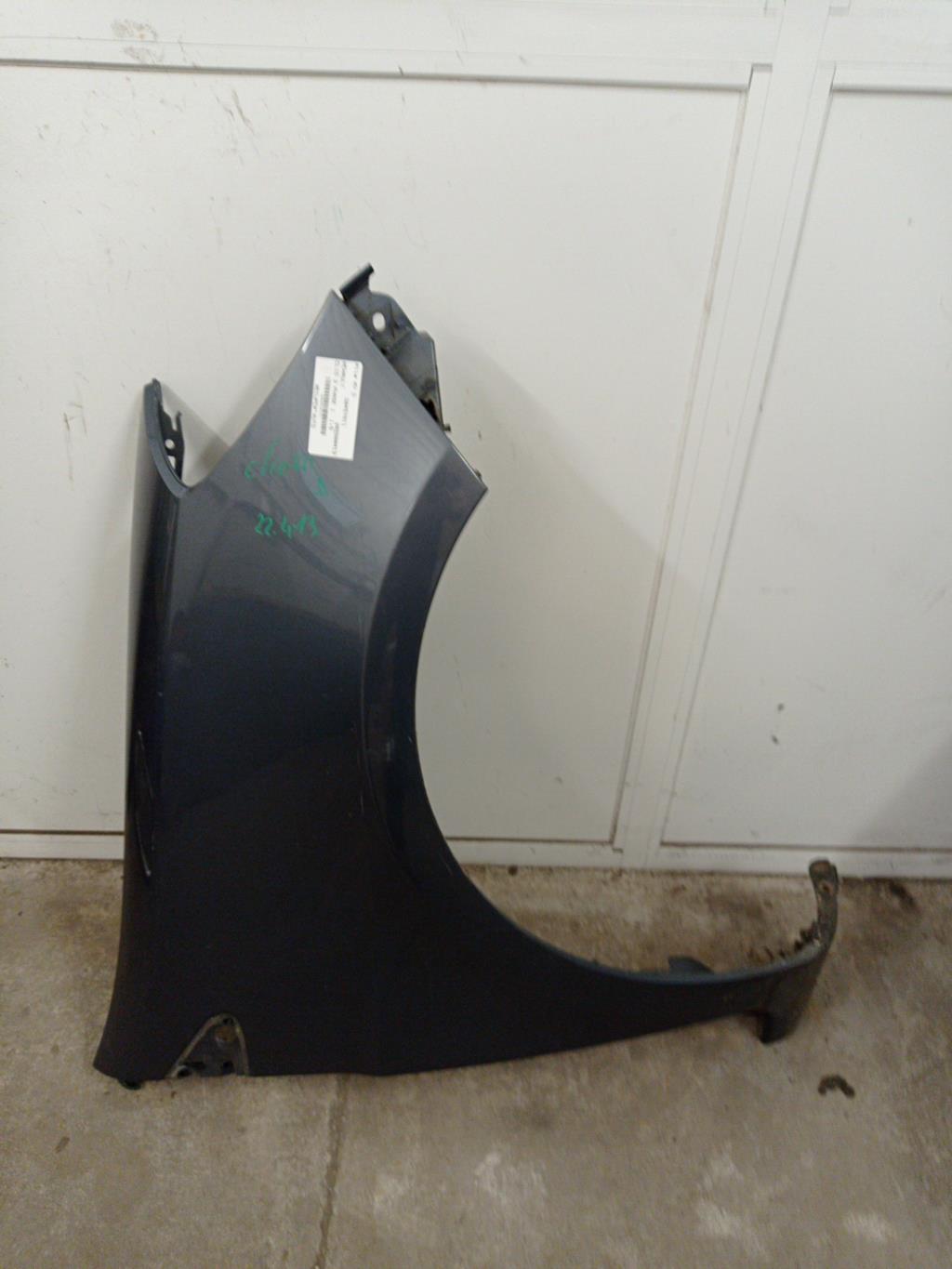 Parafango anteriore destro RENAULT CLIO 3 PHASE 1 Diésel - 1