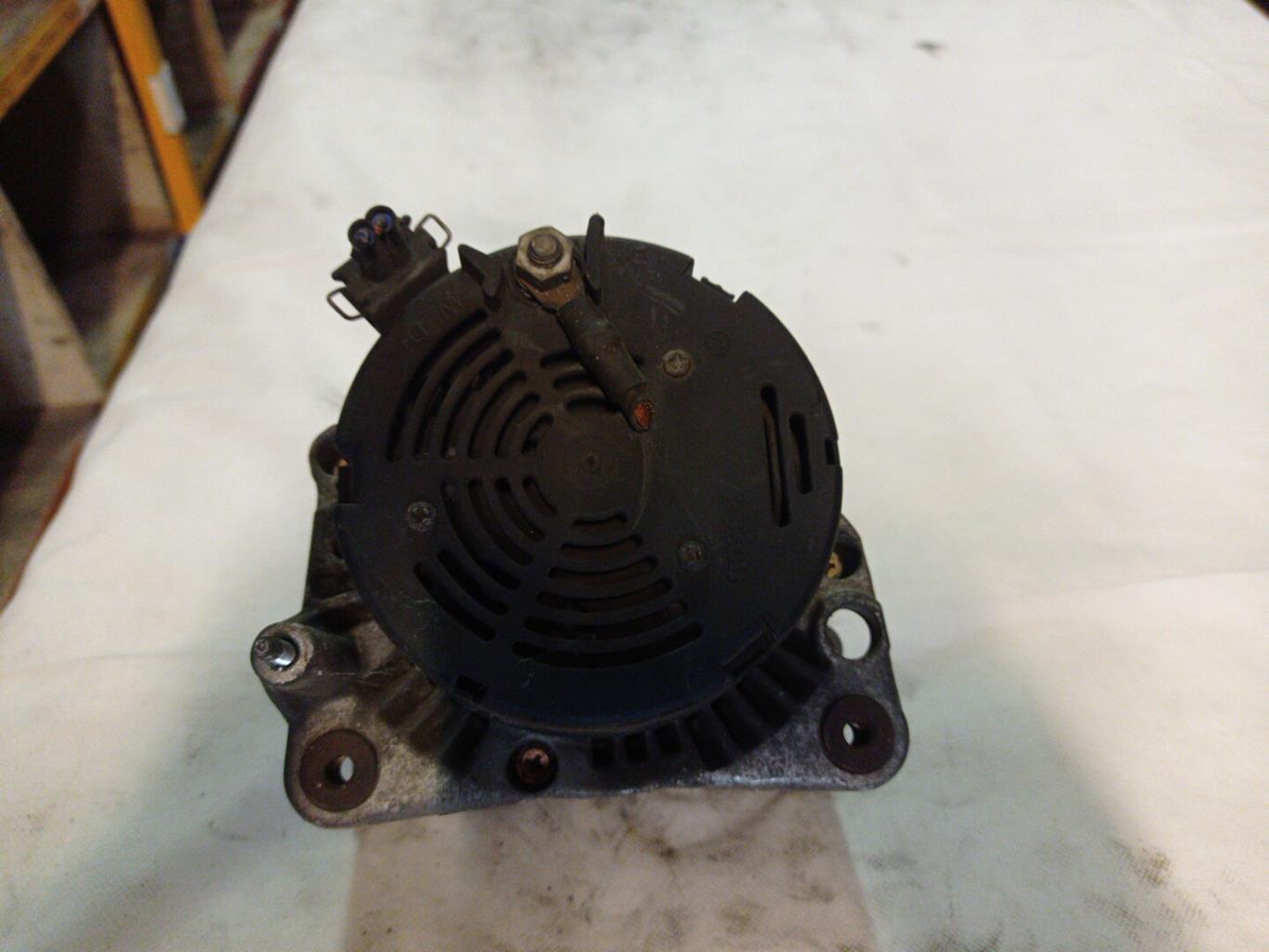 Alternatore VOLKSWAGEN GOLF 3 Diésel - 1