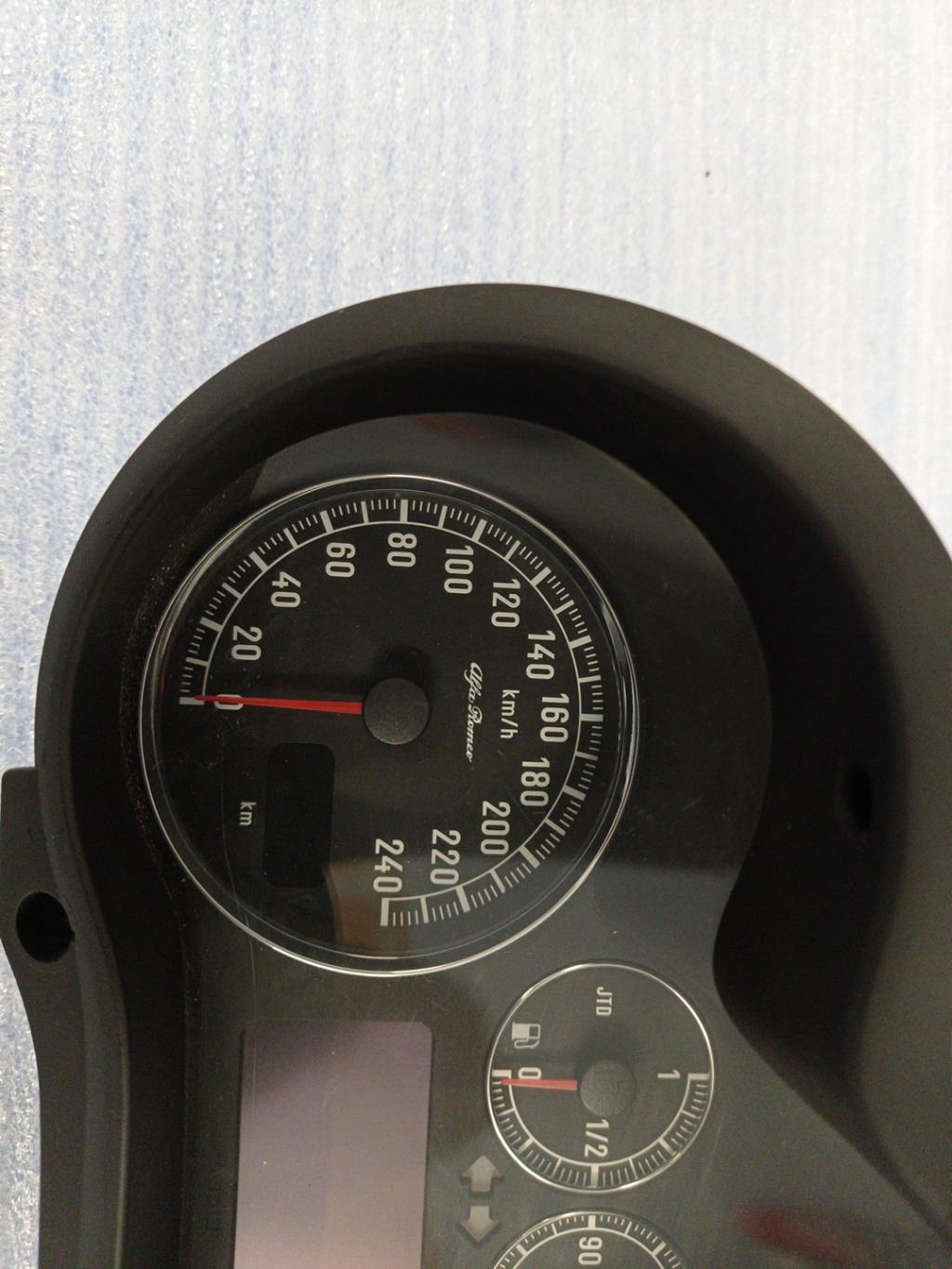 Compteur ALFA ROMEO 147 PHASE 2 Diesel - 1