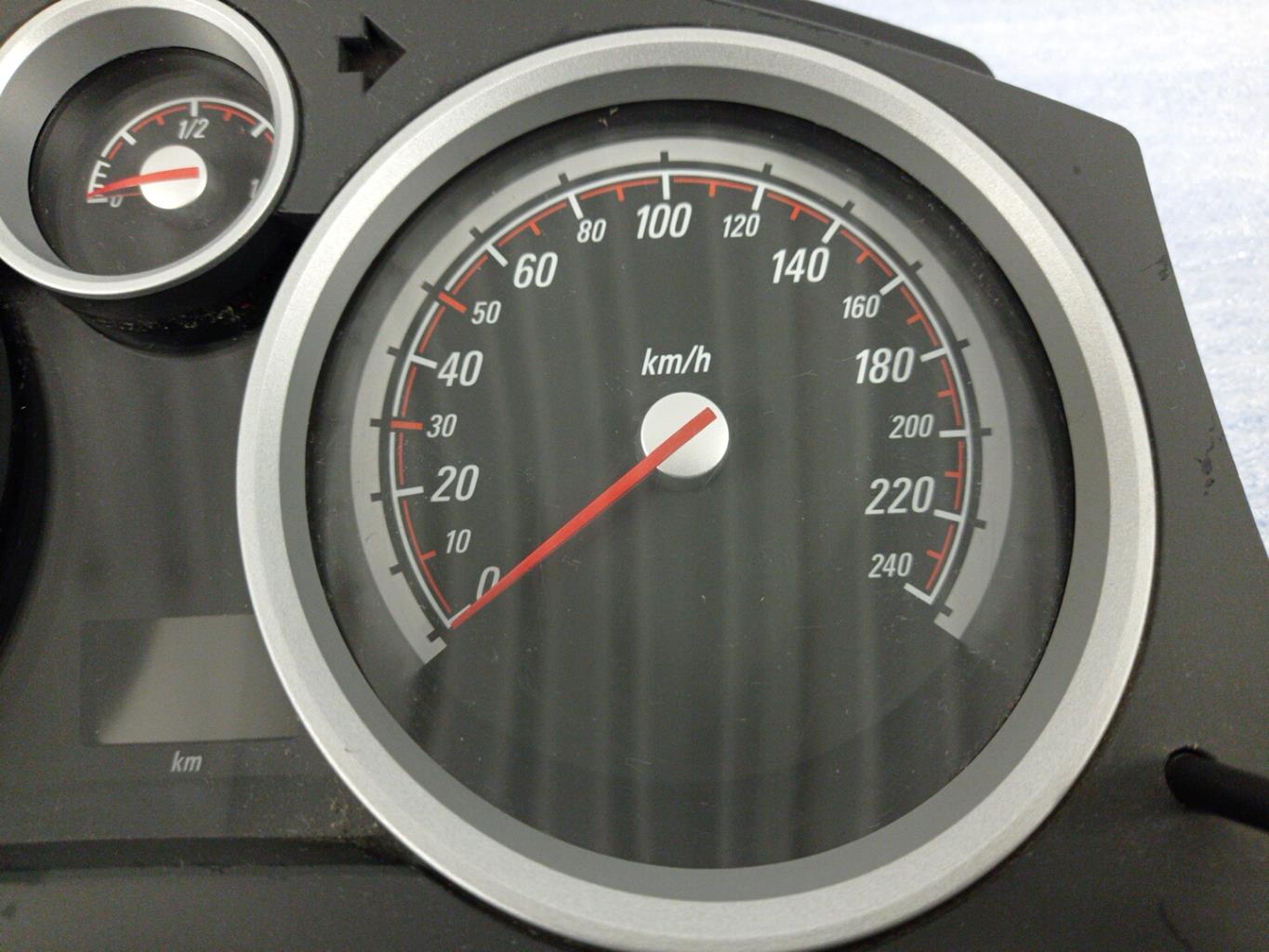 Compteur OPEL ZAFIRA B PHASE 1 Diesel - 1