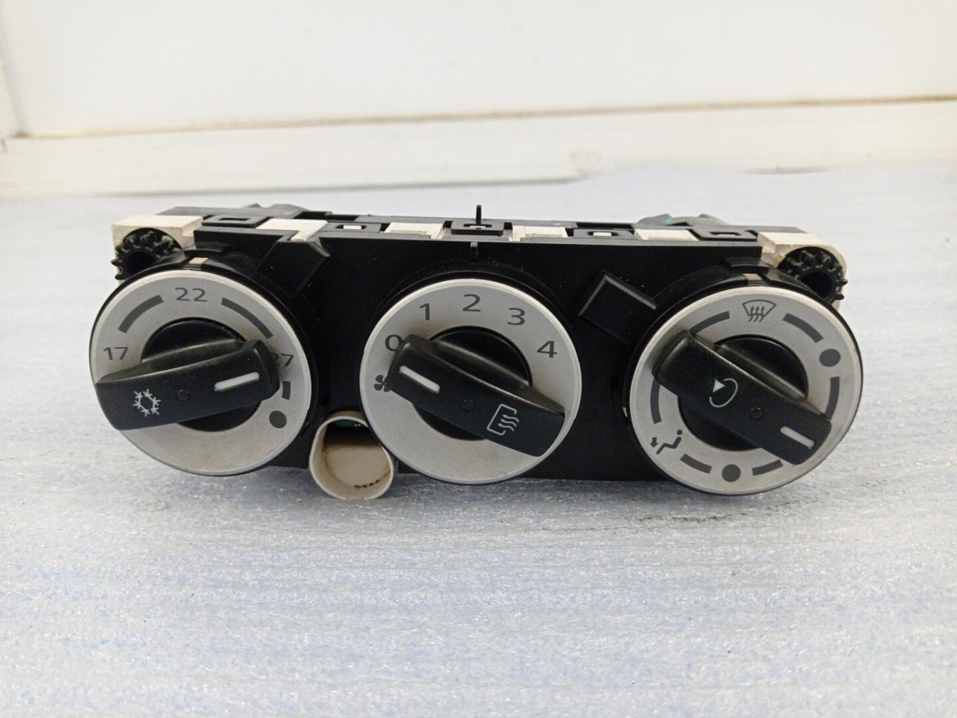 Commande chauffage MITSUBISHI COLT 6 PHASE 2 Essence - 1