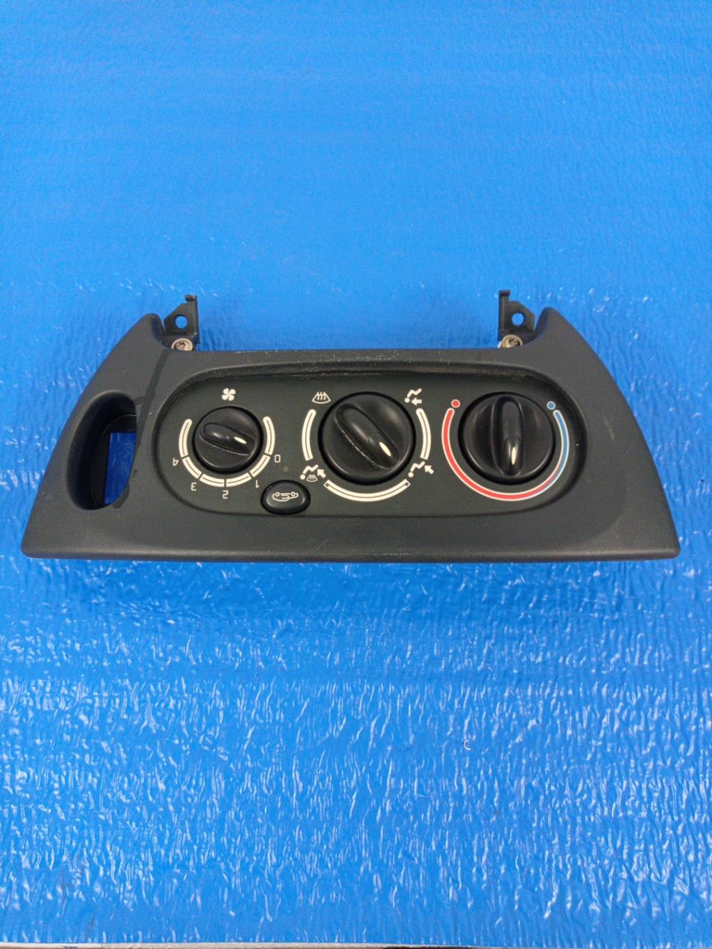 Commande chauffage RENAULT MEGANE 1 PHASE 1 Essence - 1