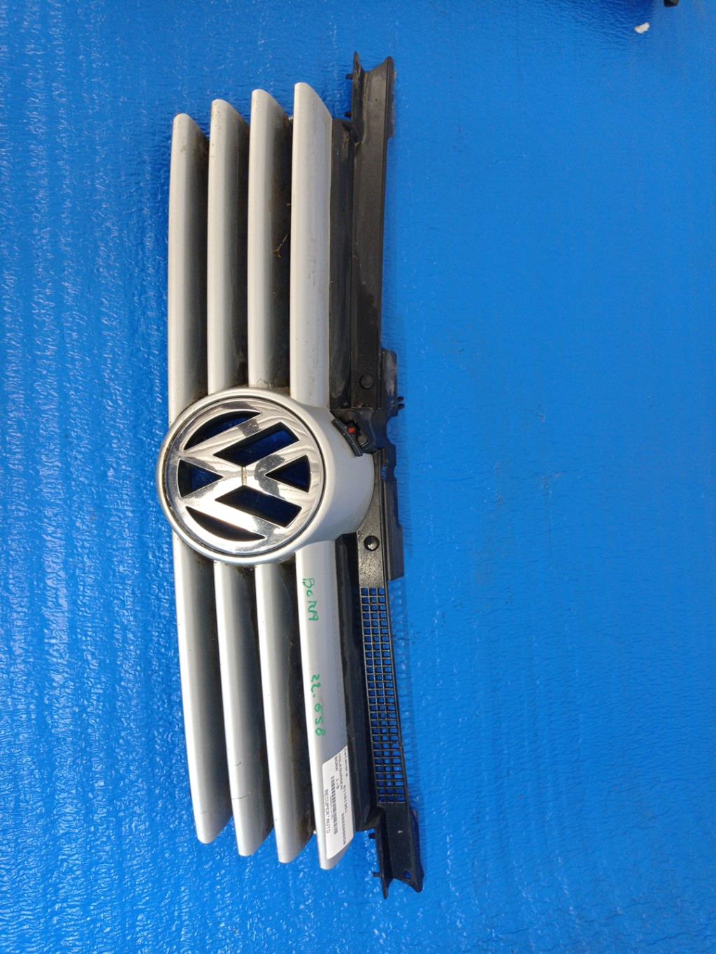 Calandre VOLKSWAGEN BORA Diesel - 1